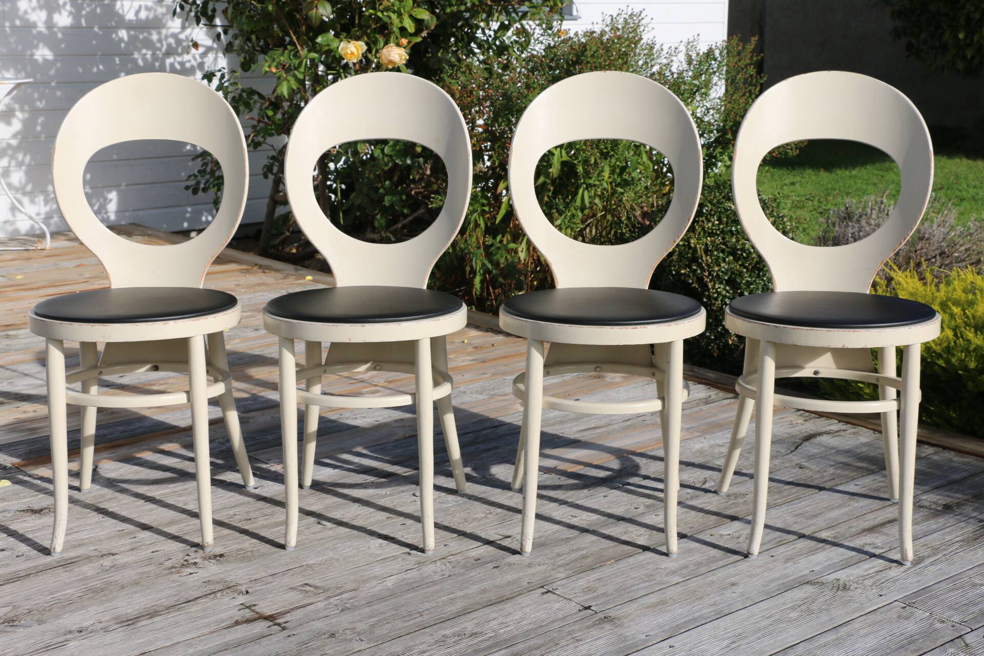 Chaise baumann mouette blanche skaï noir
