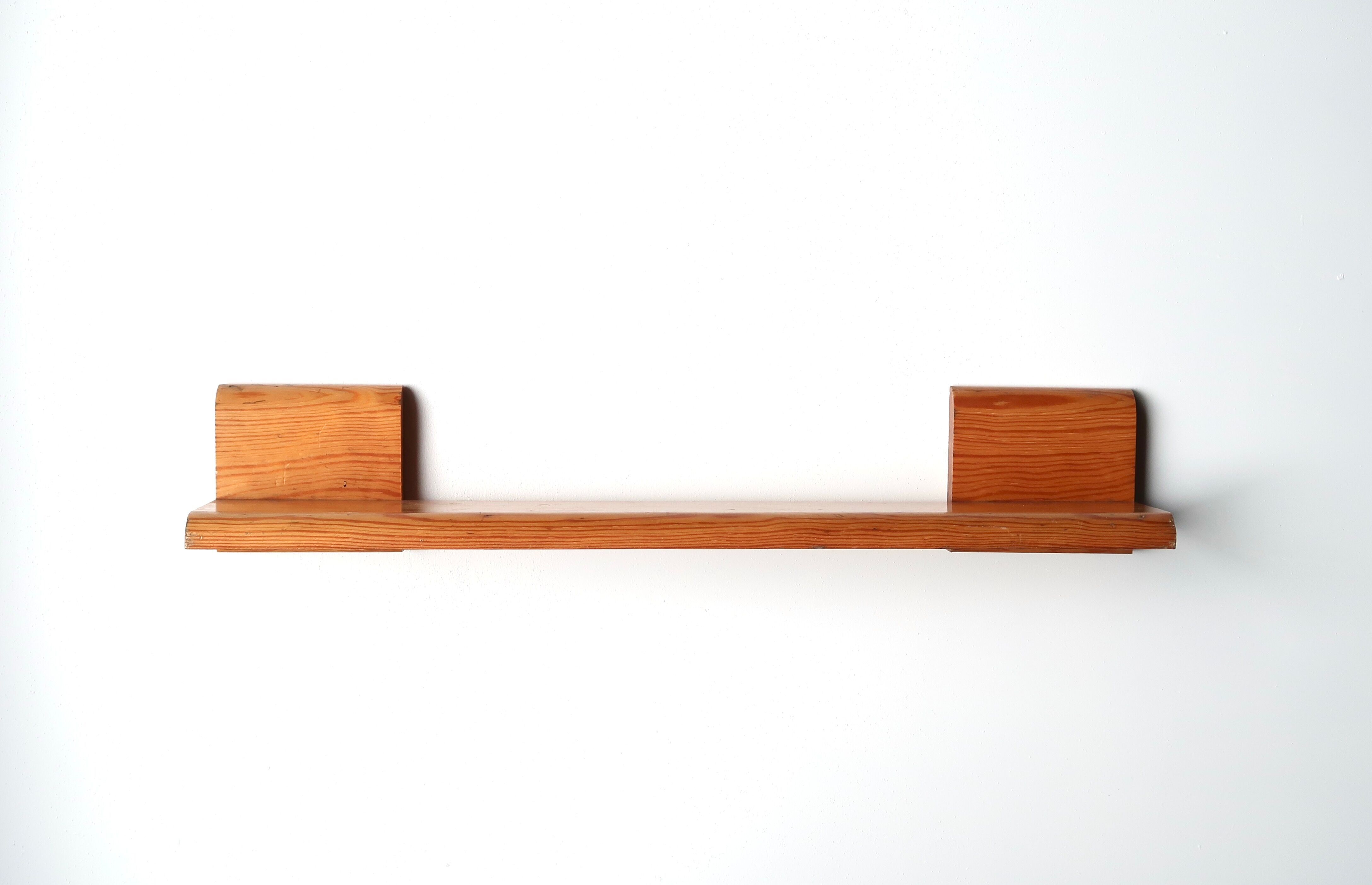 Etagère en bois blond, années 70