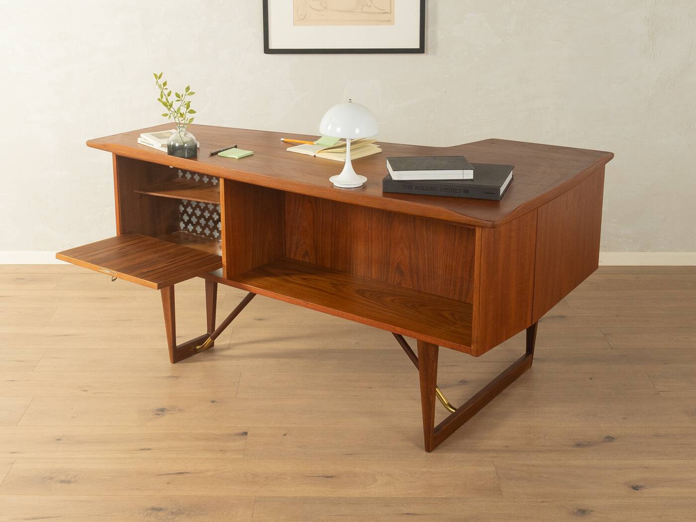 Boomerang Desk, Peter Løvig Nielsen
