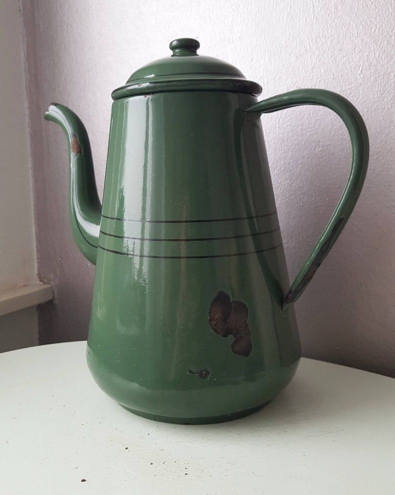Vintage pitcher in green enamel 1960