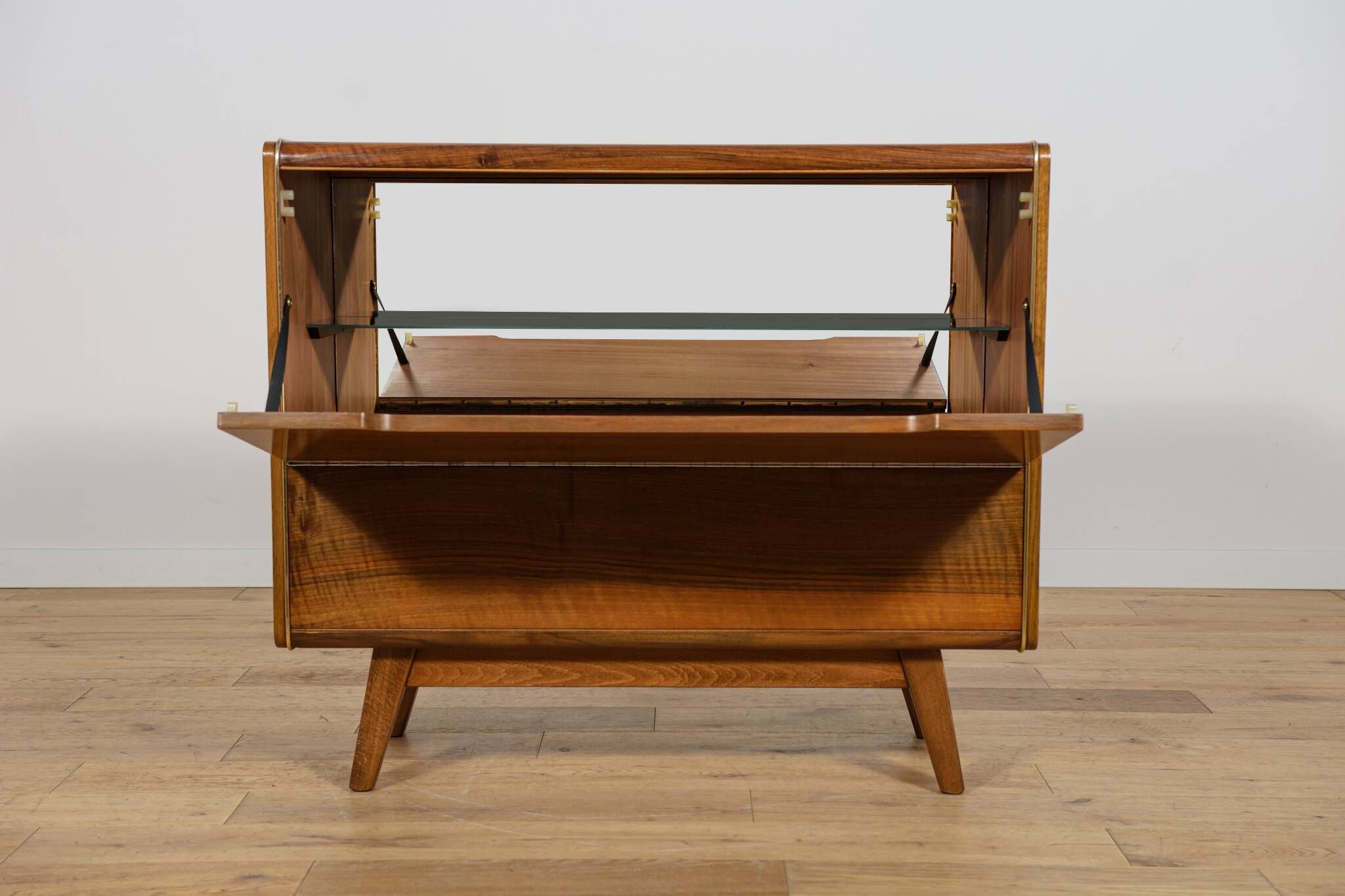 Bar cabinet model U391 by Bohumil Landsman for Jitona, 1960s