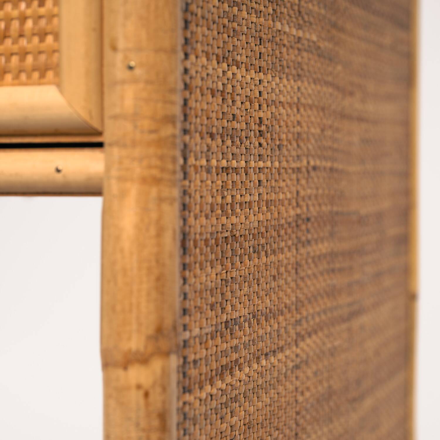 Bureau en rotin tressé et bambou avec charnières en bronze, Italie, années 1960