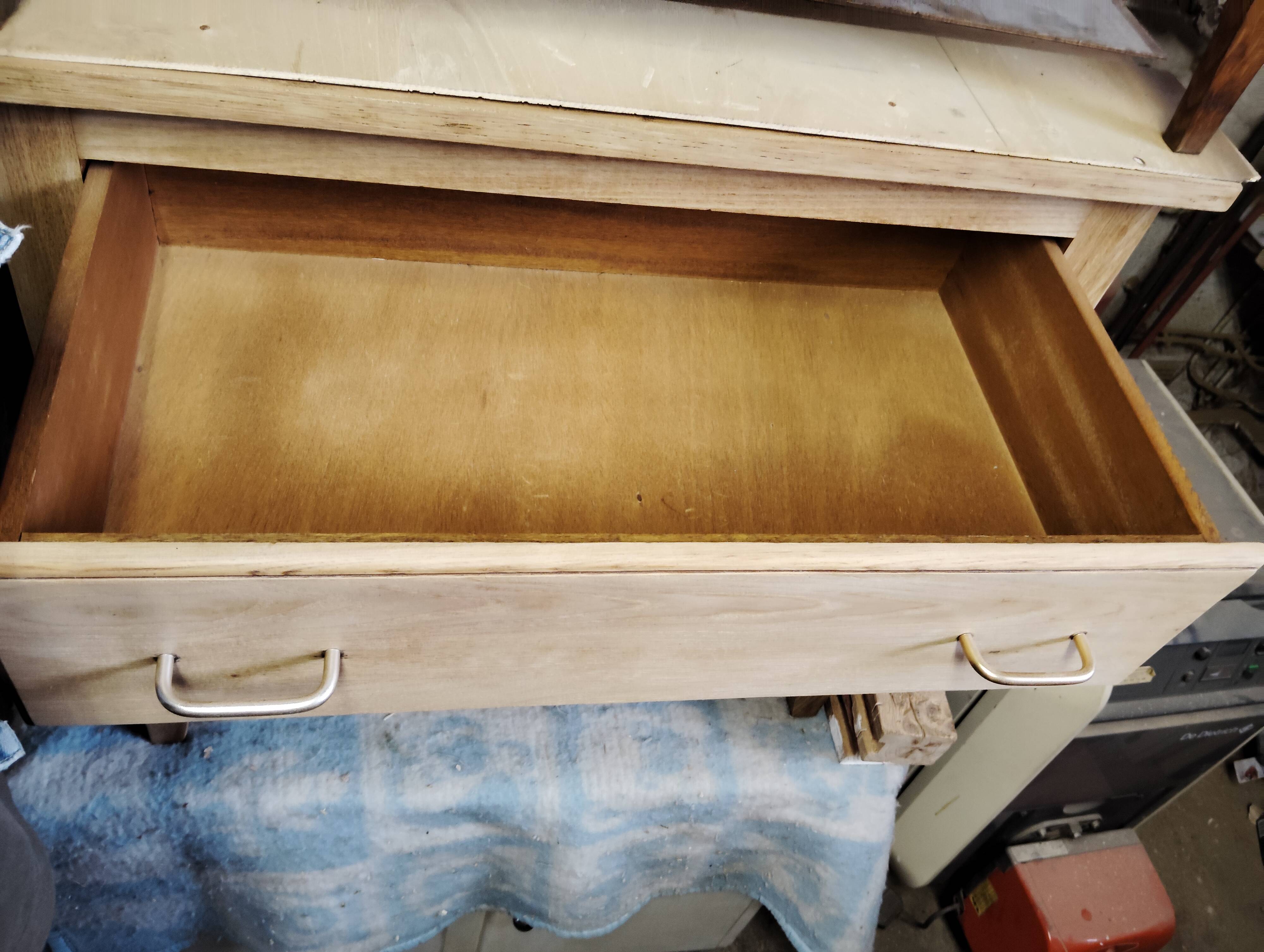 Small oak chest of drawers with compass feet