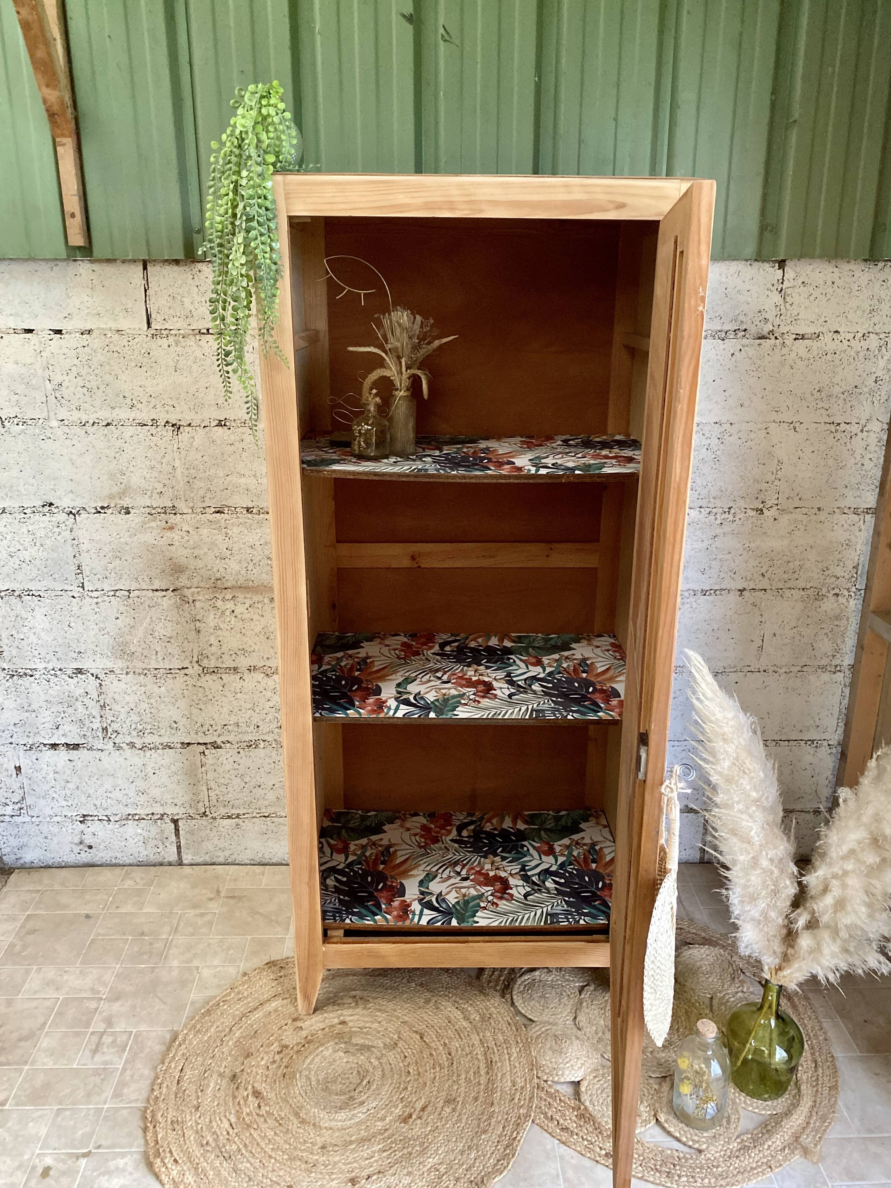 Parisian wardrobe / hosiery