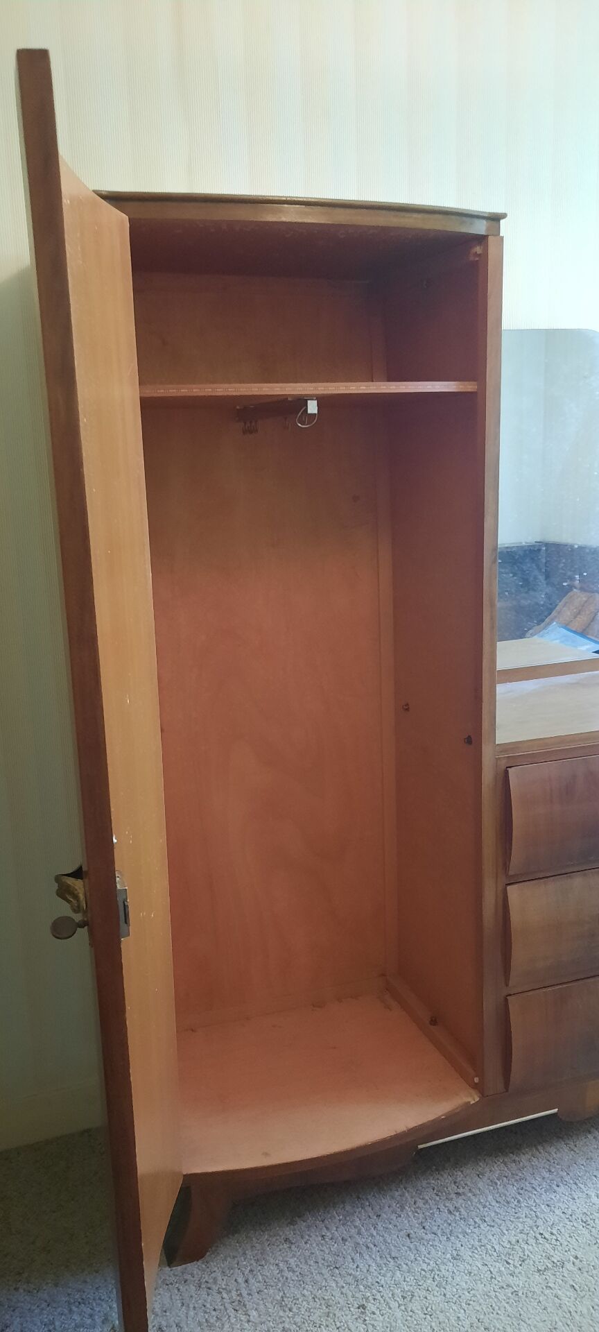 Asymmetrical wardrobe