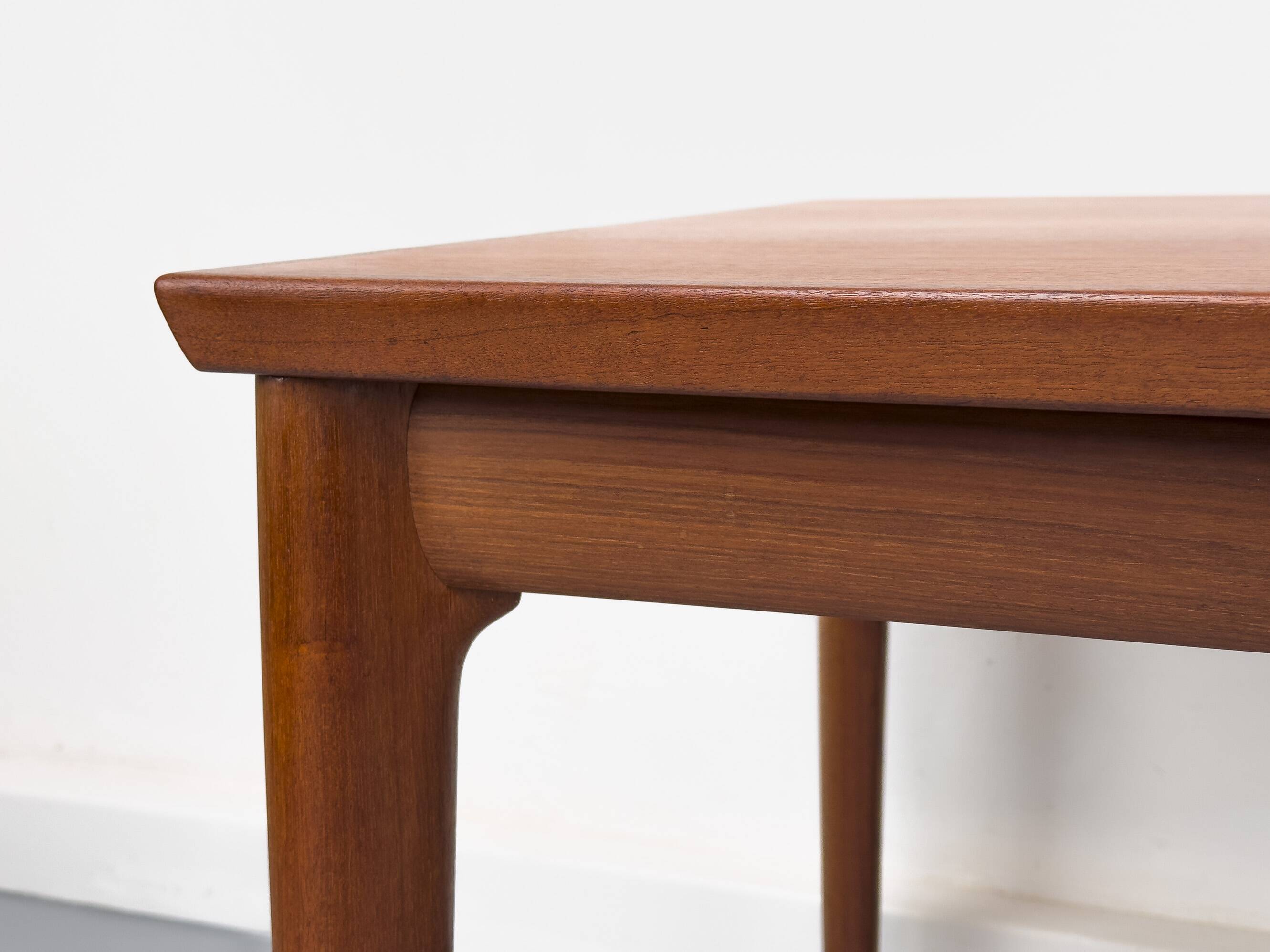 Table extensible en teck par Grete Jalk pour Glostrup, 1960