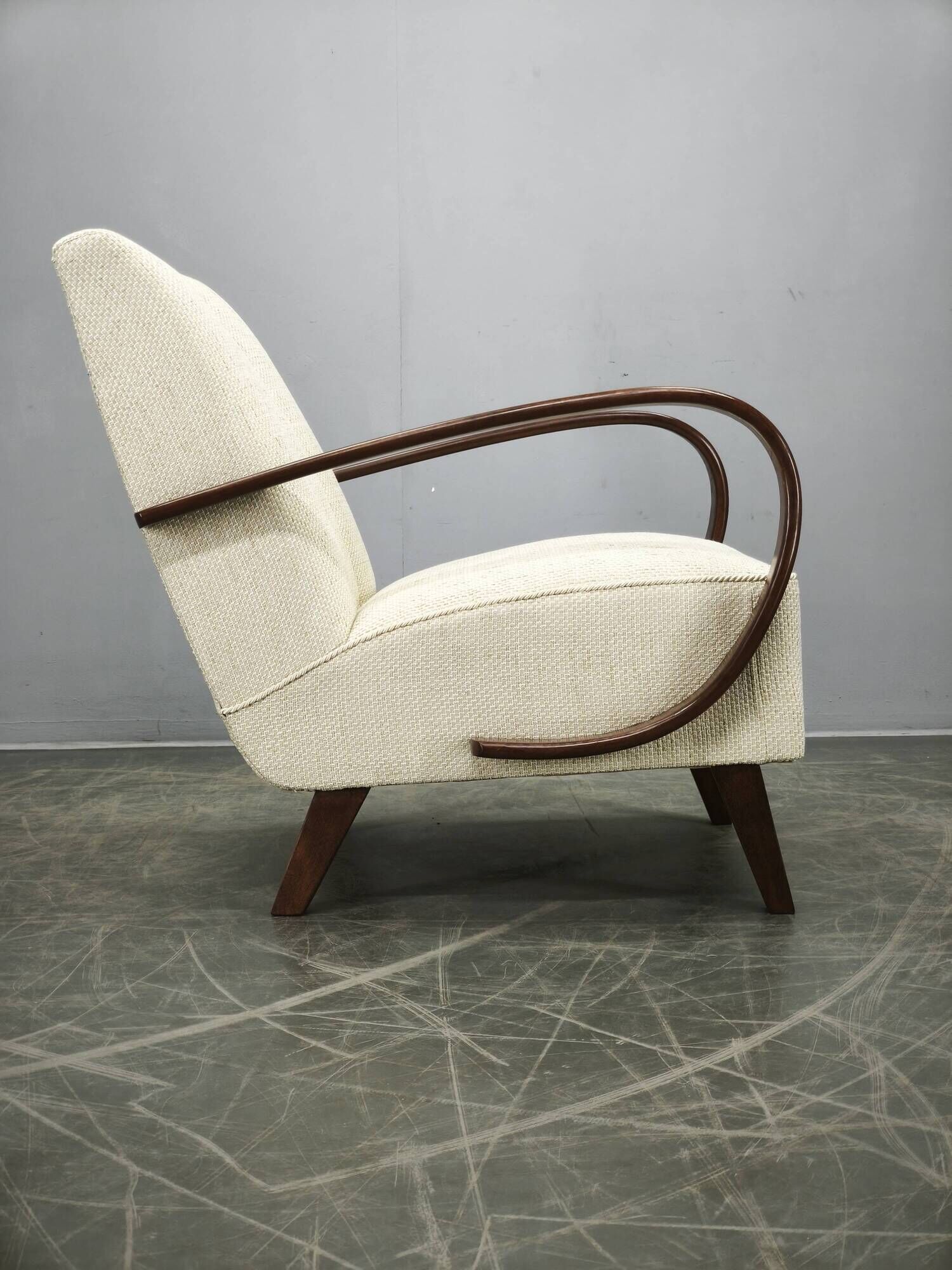 Jindřich Halabala Art Deco Bentwood Armchair, Czechoslovakia 1940s