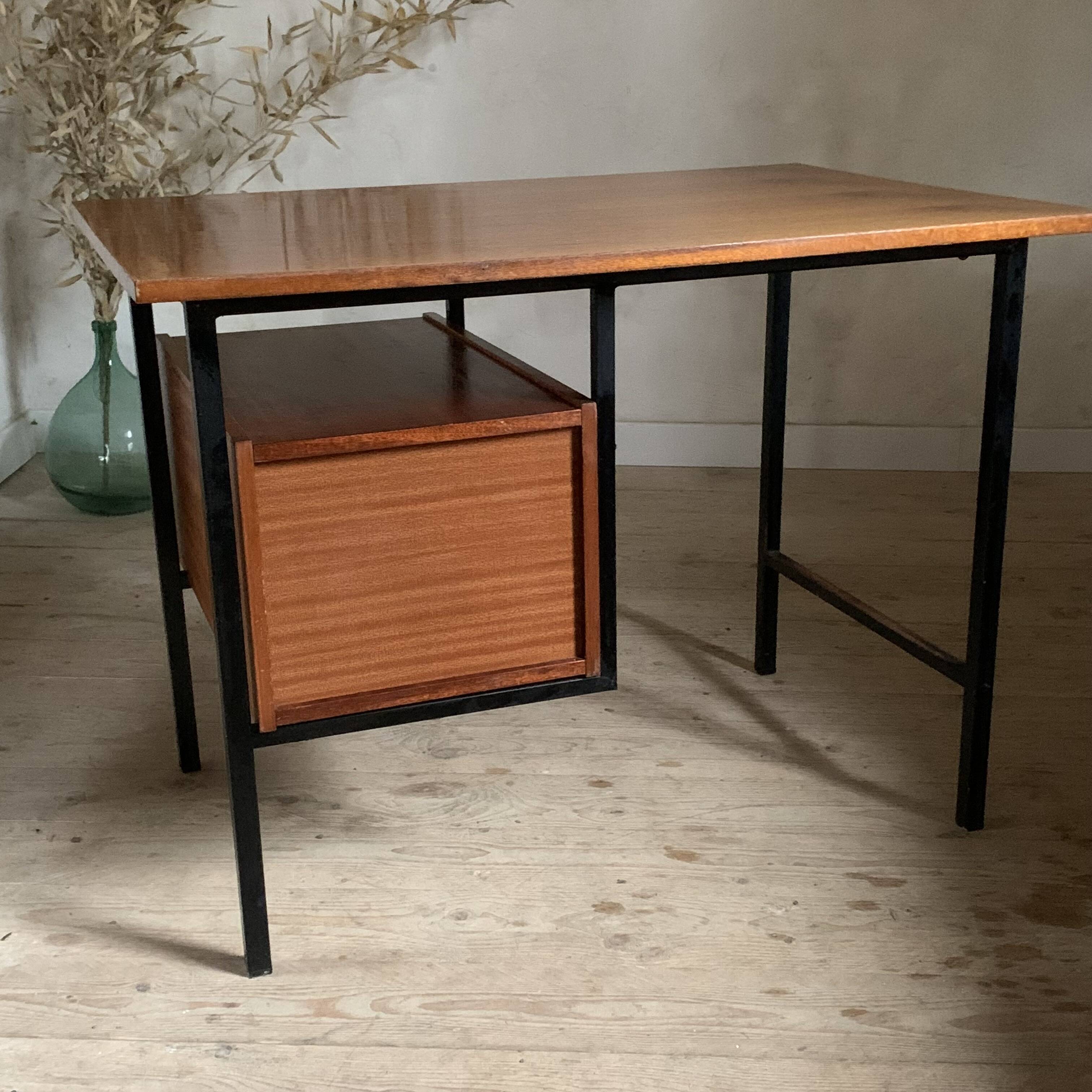 Bureau moderniste vintage