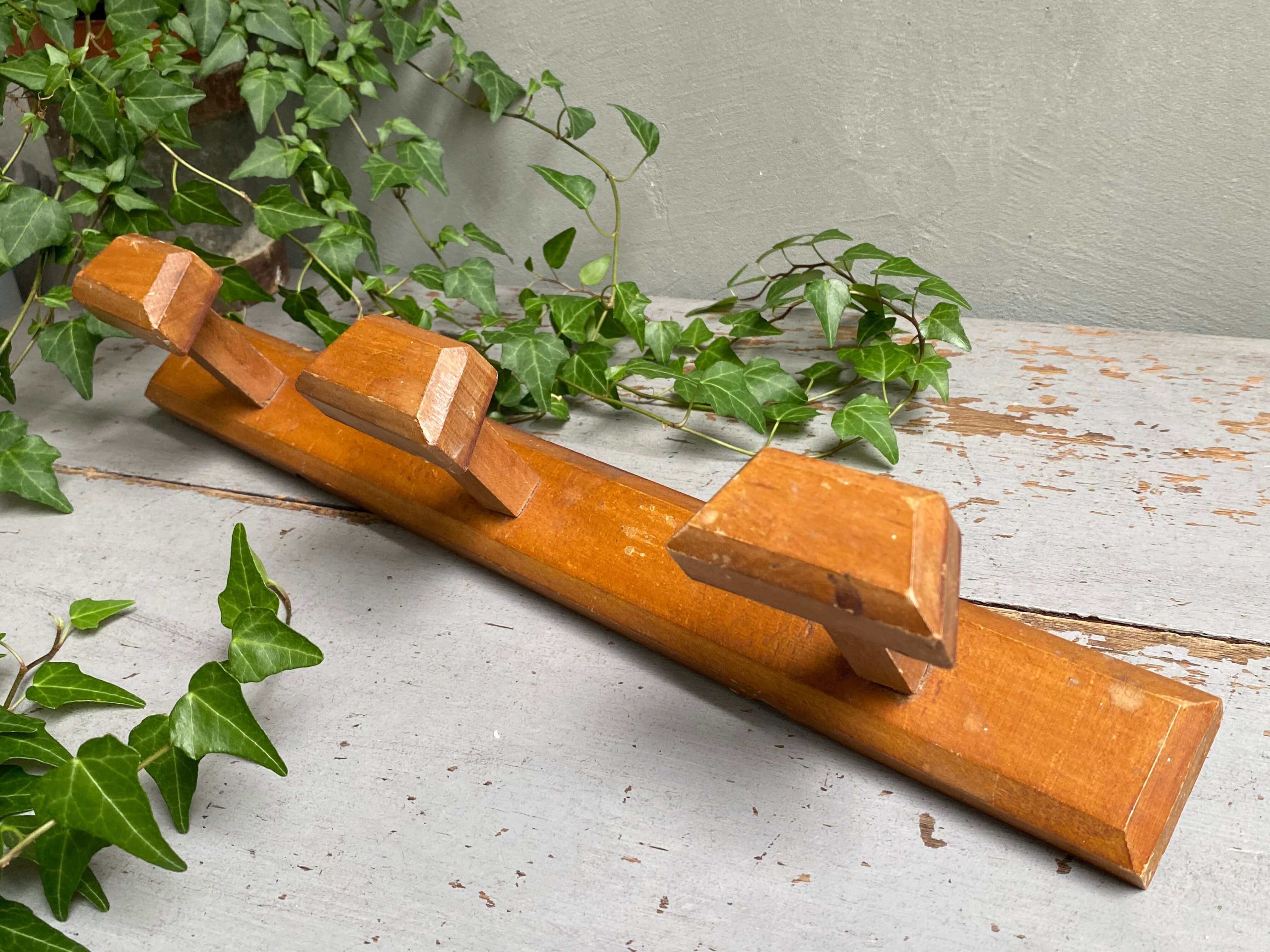 Vintage school patère