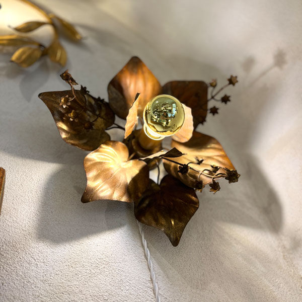 Copper and golden metal flower wall lamp