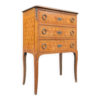 Small chest of drawers between two transition style cube marquetry