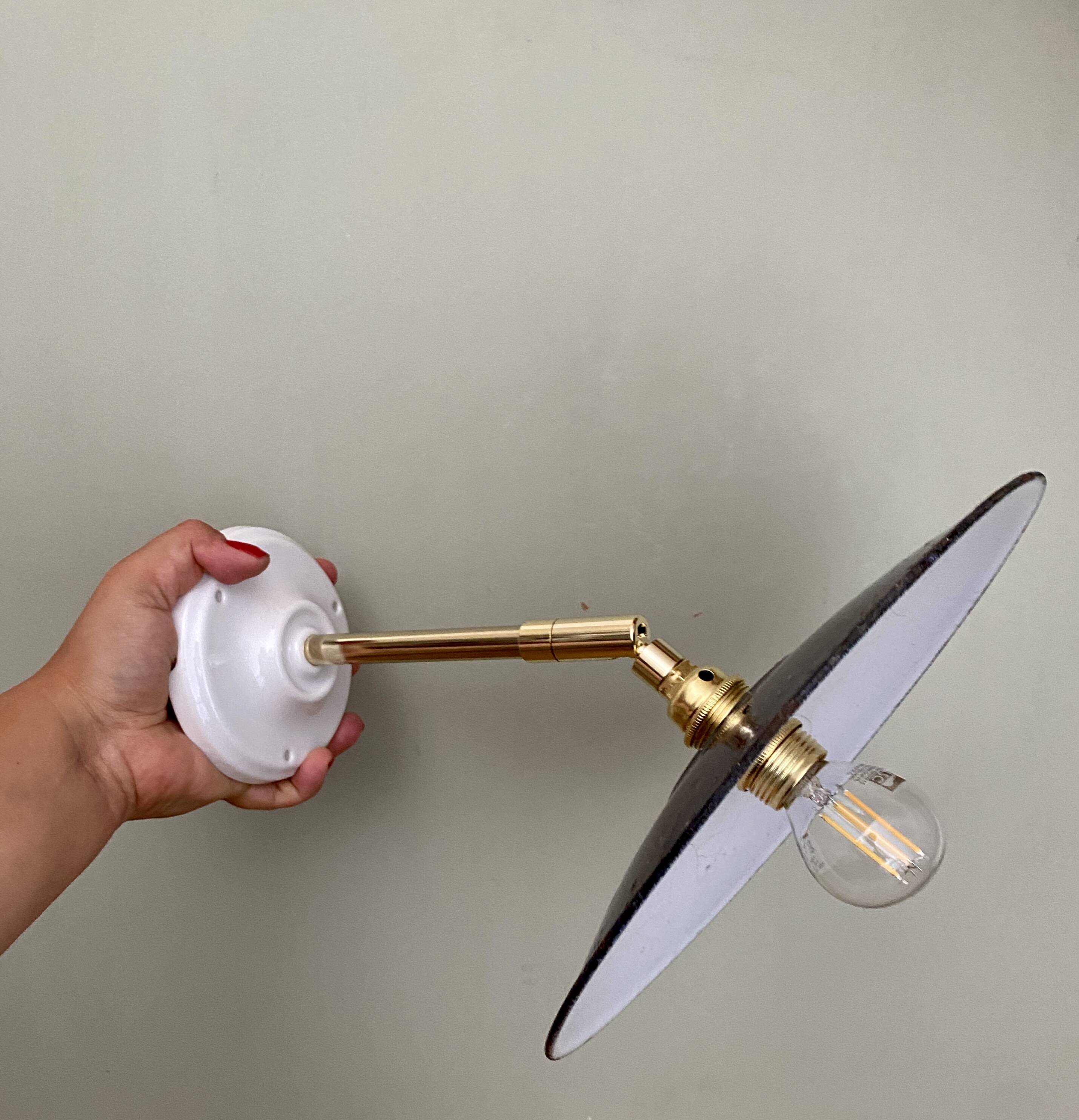 Vintage lampshade wall light in enamelled sheet metal (ref 2)