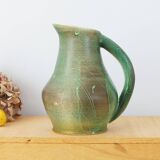 Cruche en céramique émaillée dans les tons de vert, signée,vintage