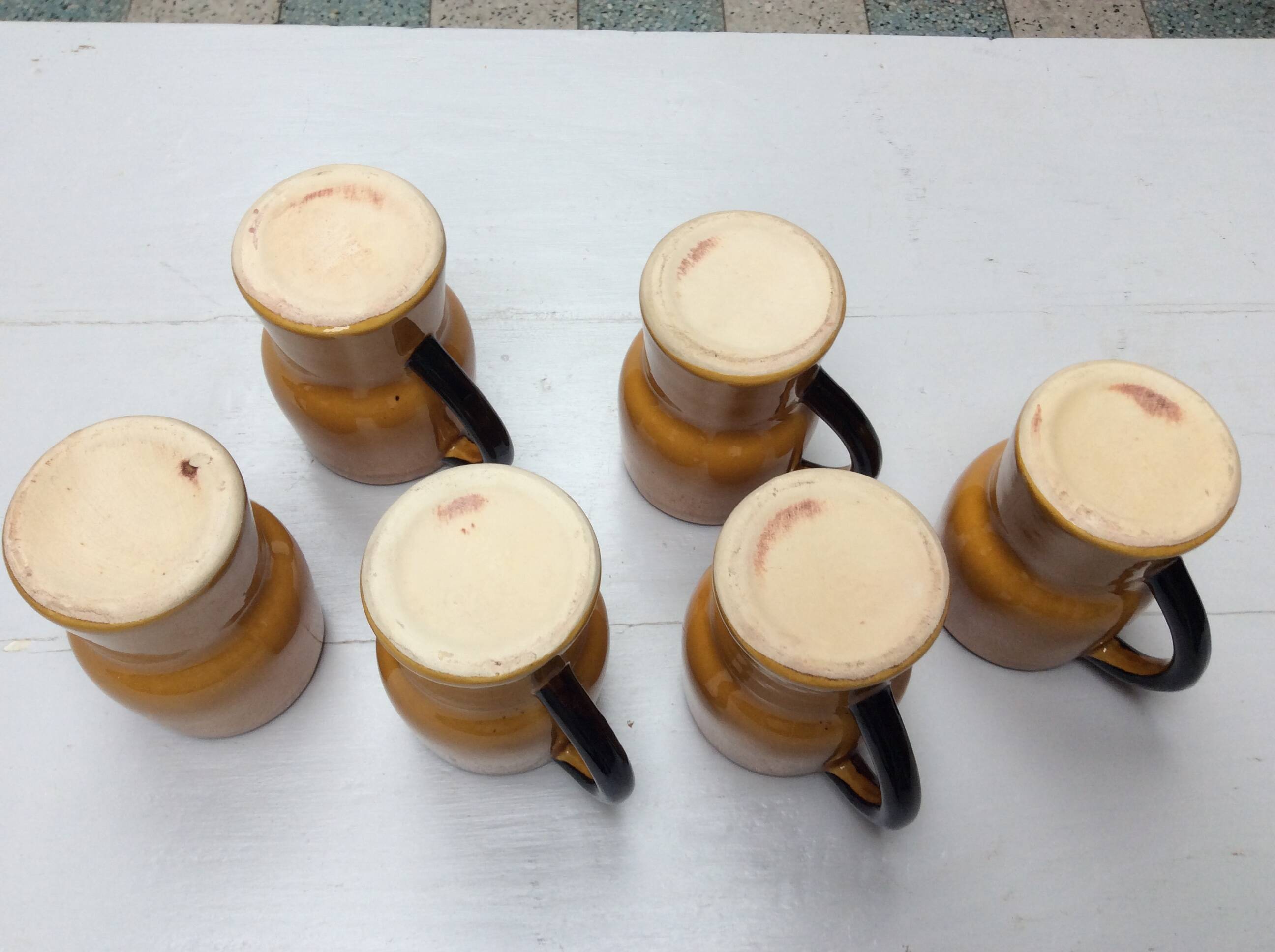 6 glazed terracotta mugs