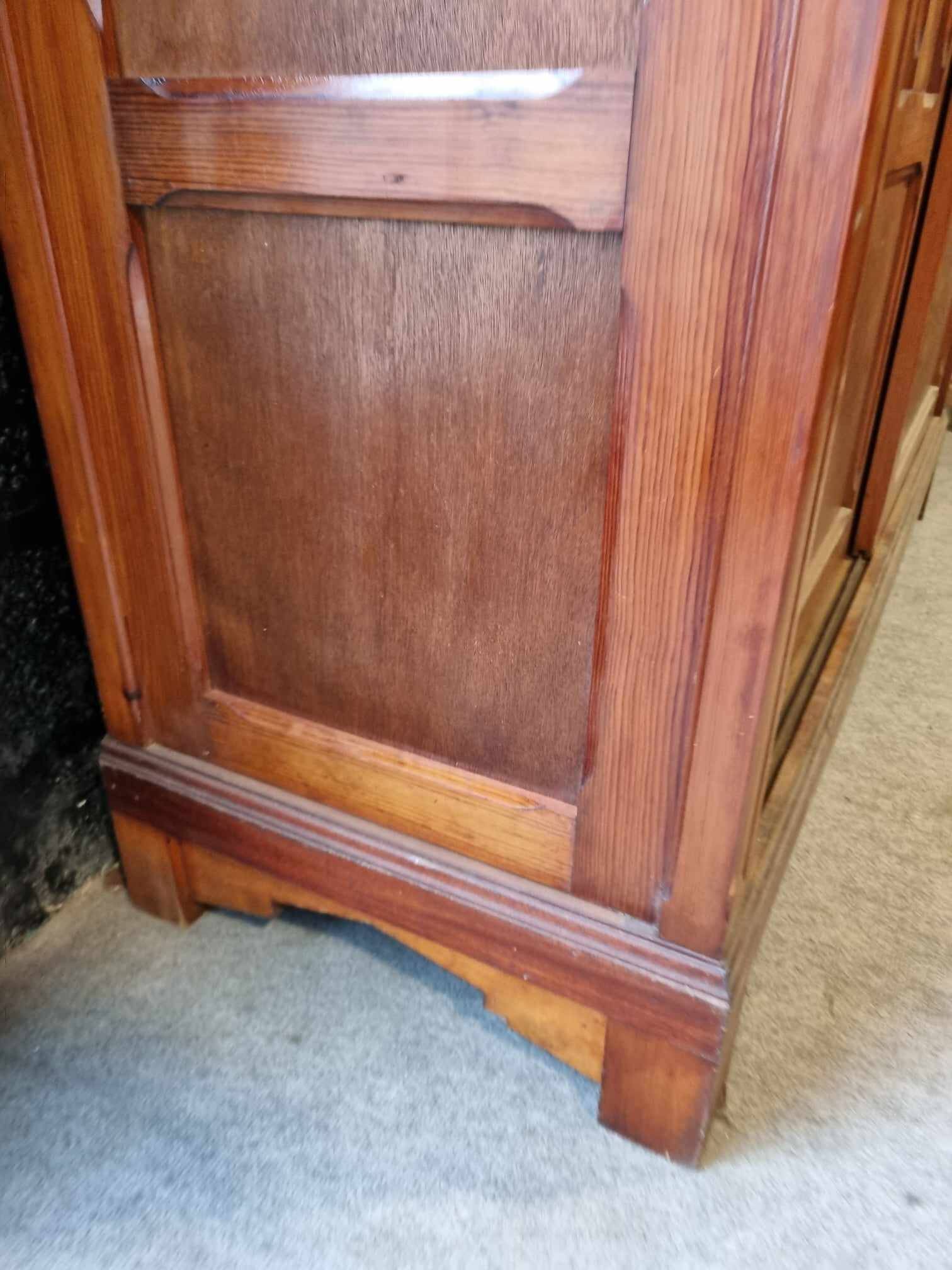 Grande Armoire Parisienne