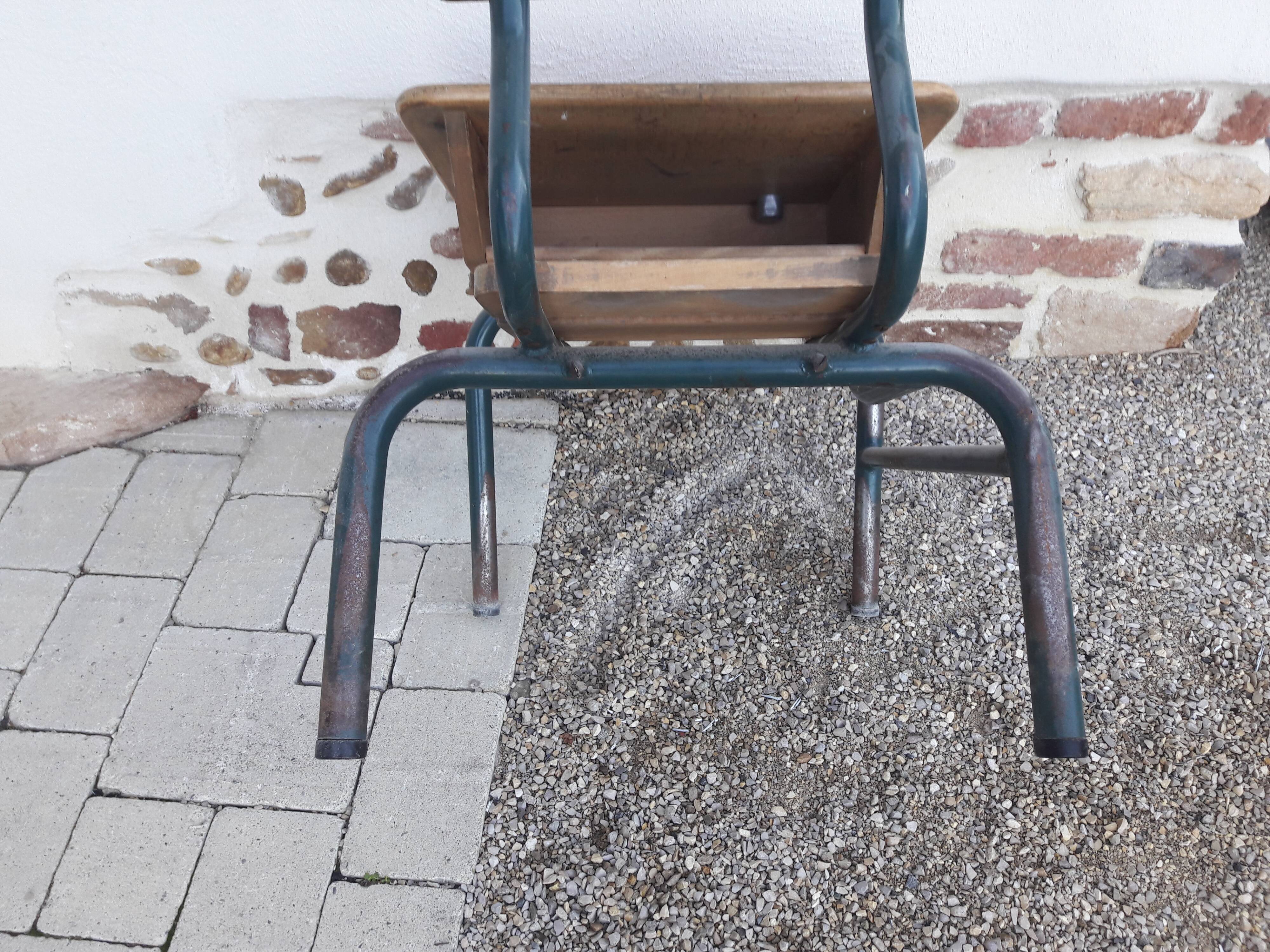 School desk with chair