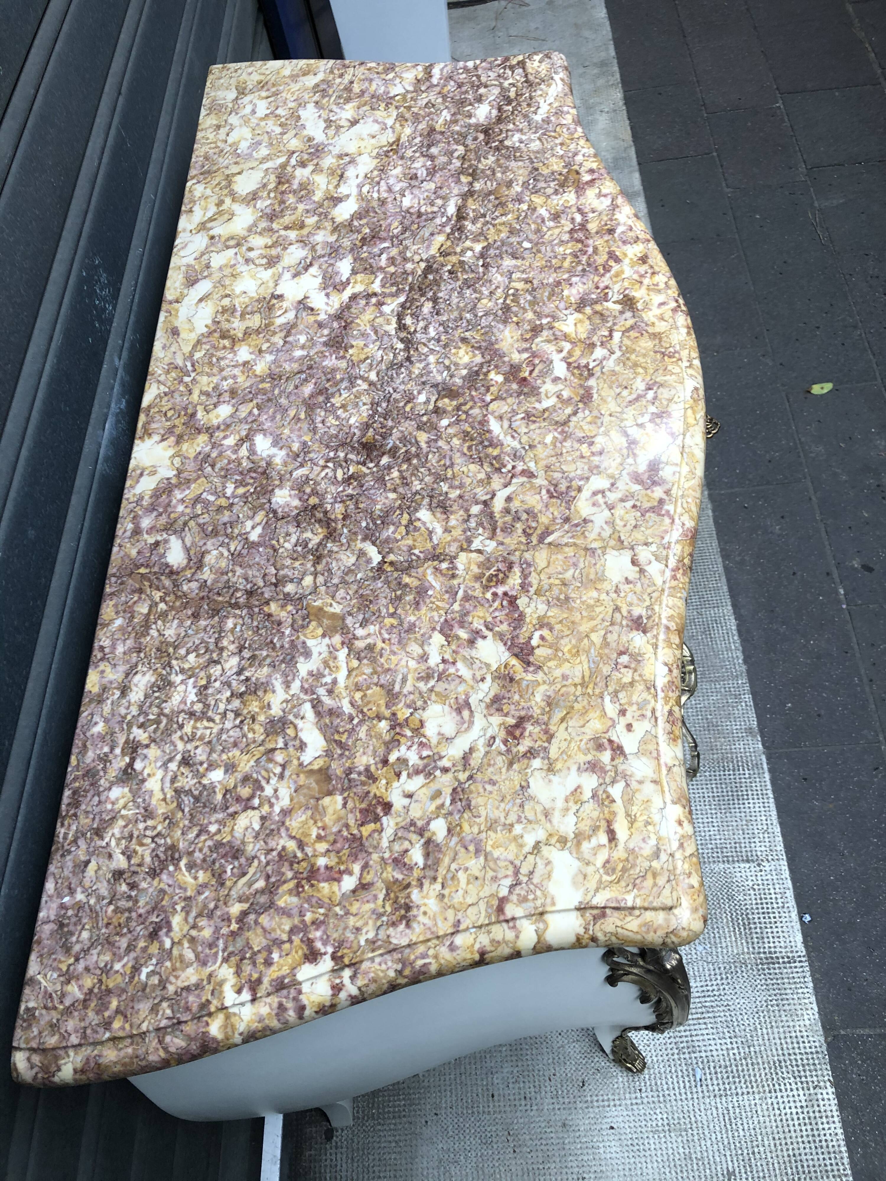 Curved chest of drawers white patina above marble louis XV style