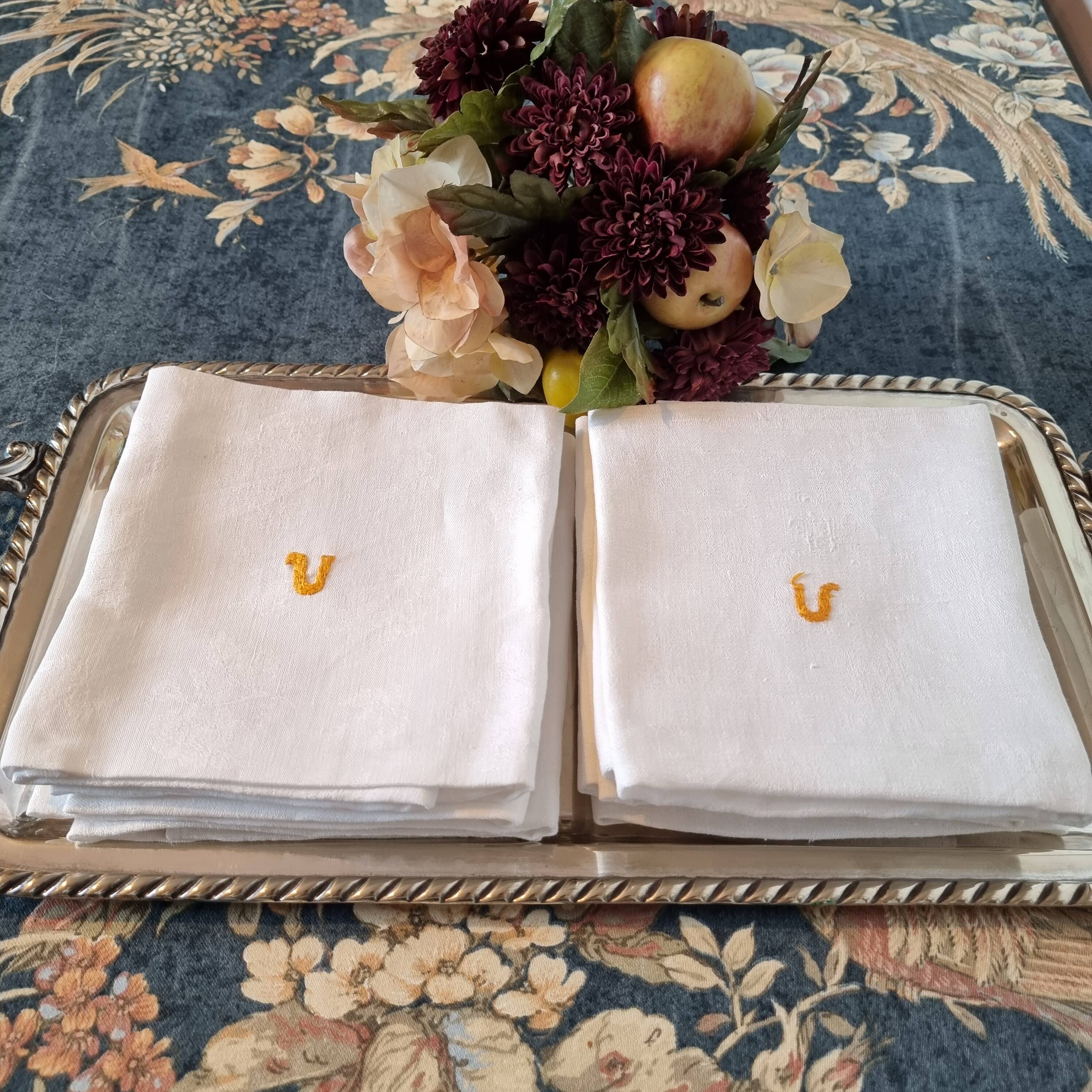8 Anagram “V” Orange cotton fabric napkins
