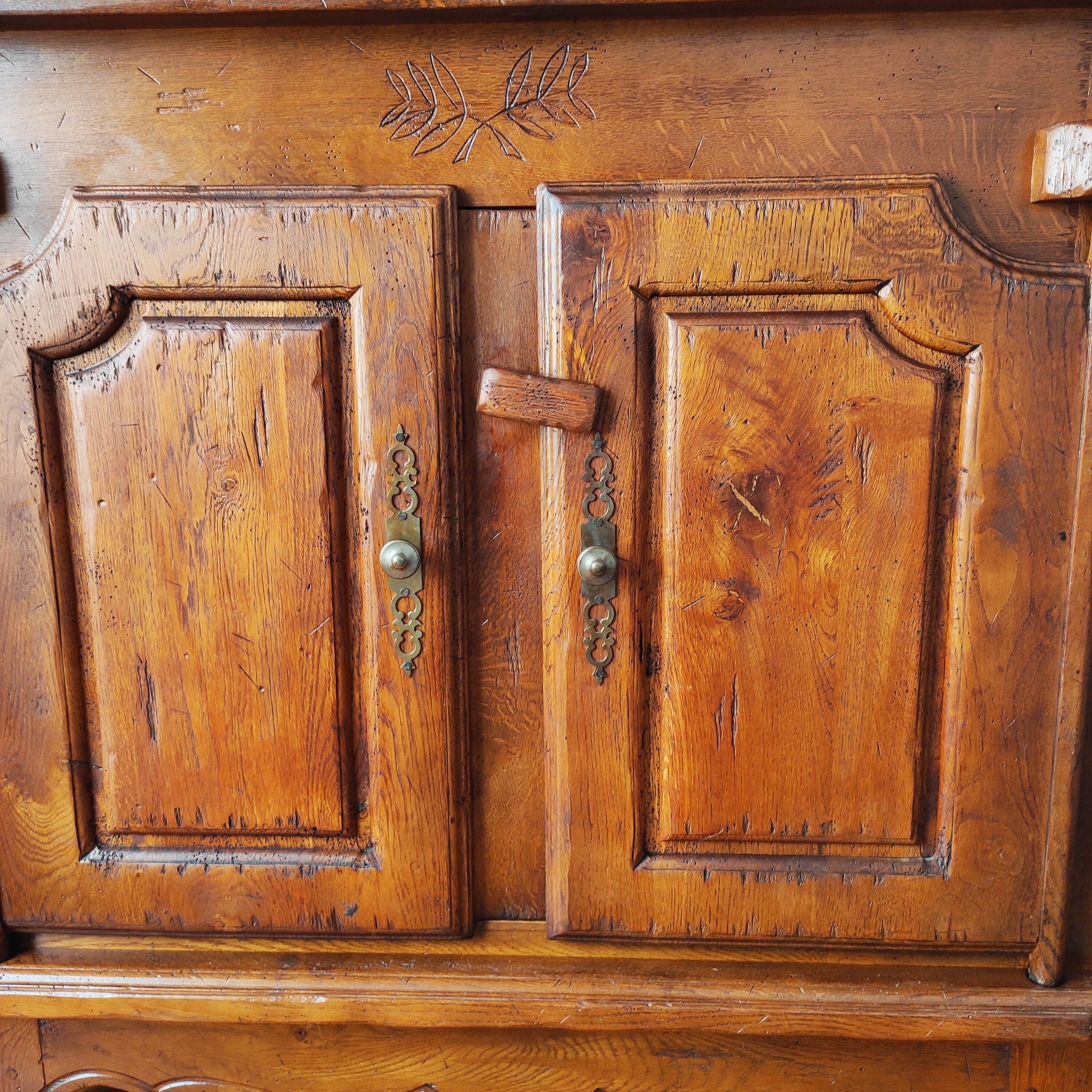 Brutalist buffet French work in solid oak – 1970s