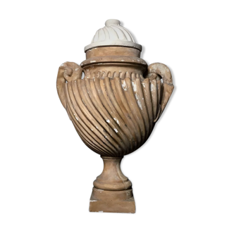 Vissot vase with handles