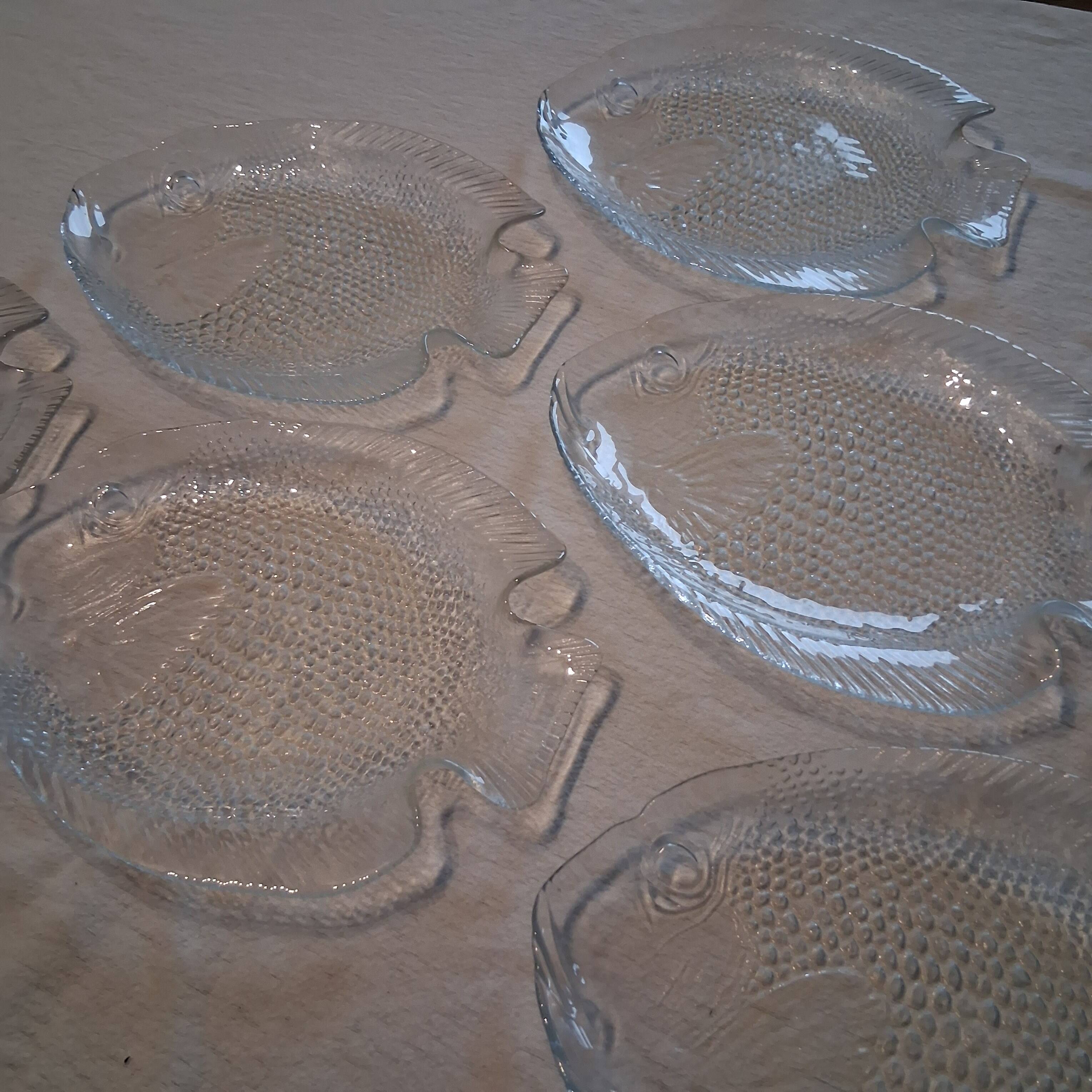 6 glass fish plates from Arcoroc in very good condition.