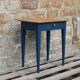 Table d’appoint ancienne rénovée – plateau bois naturel