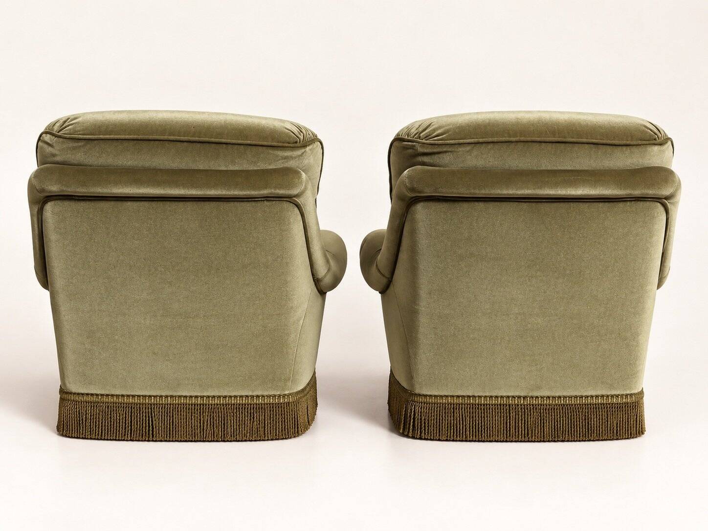 Pair of English style crapaud armchairs – 1960s – Olive green velvet