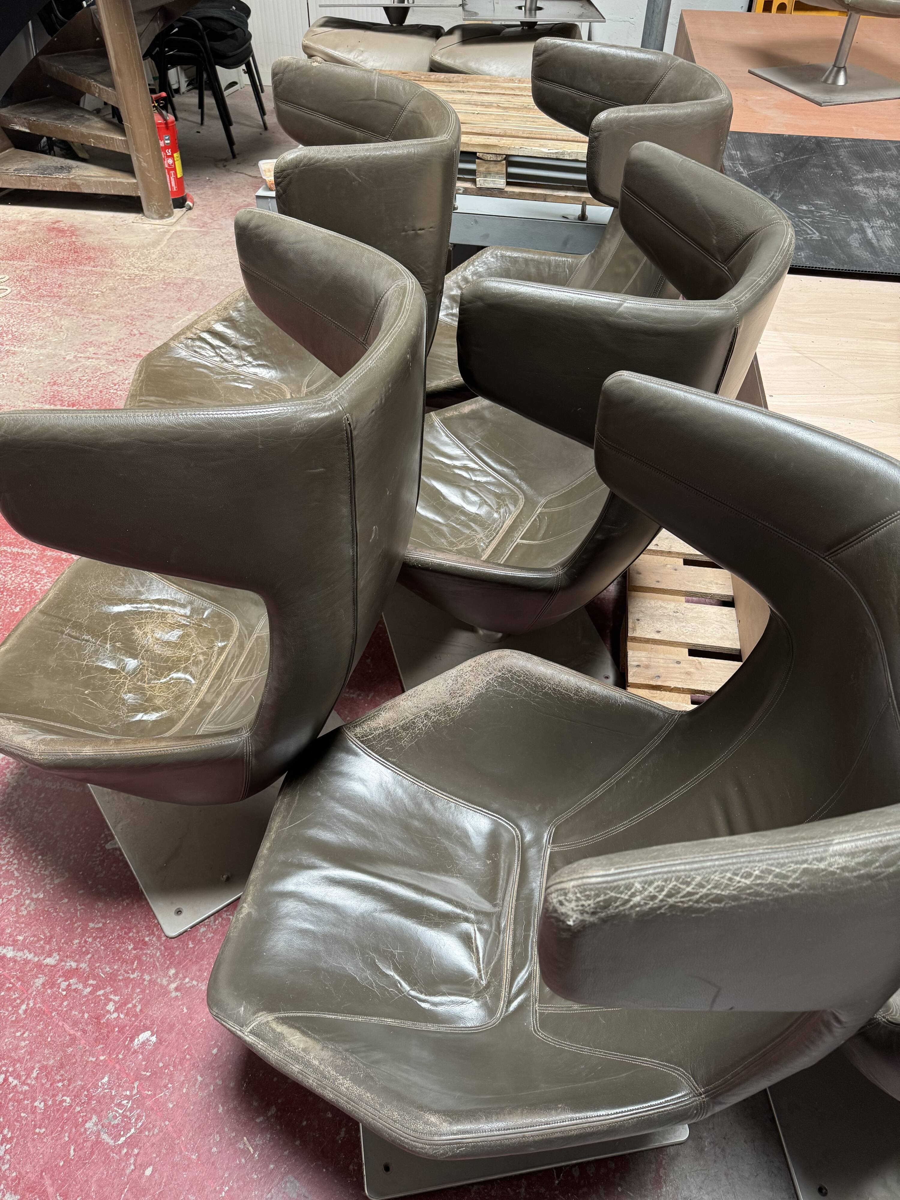 Moroso swivel leather armchair with headrest