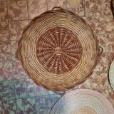 Lot of wicker trays