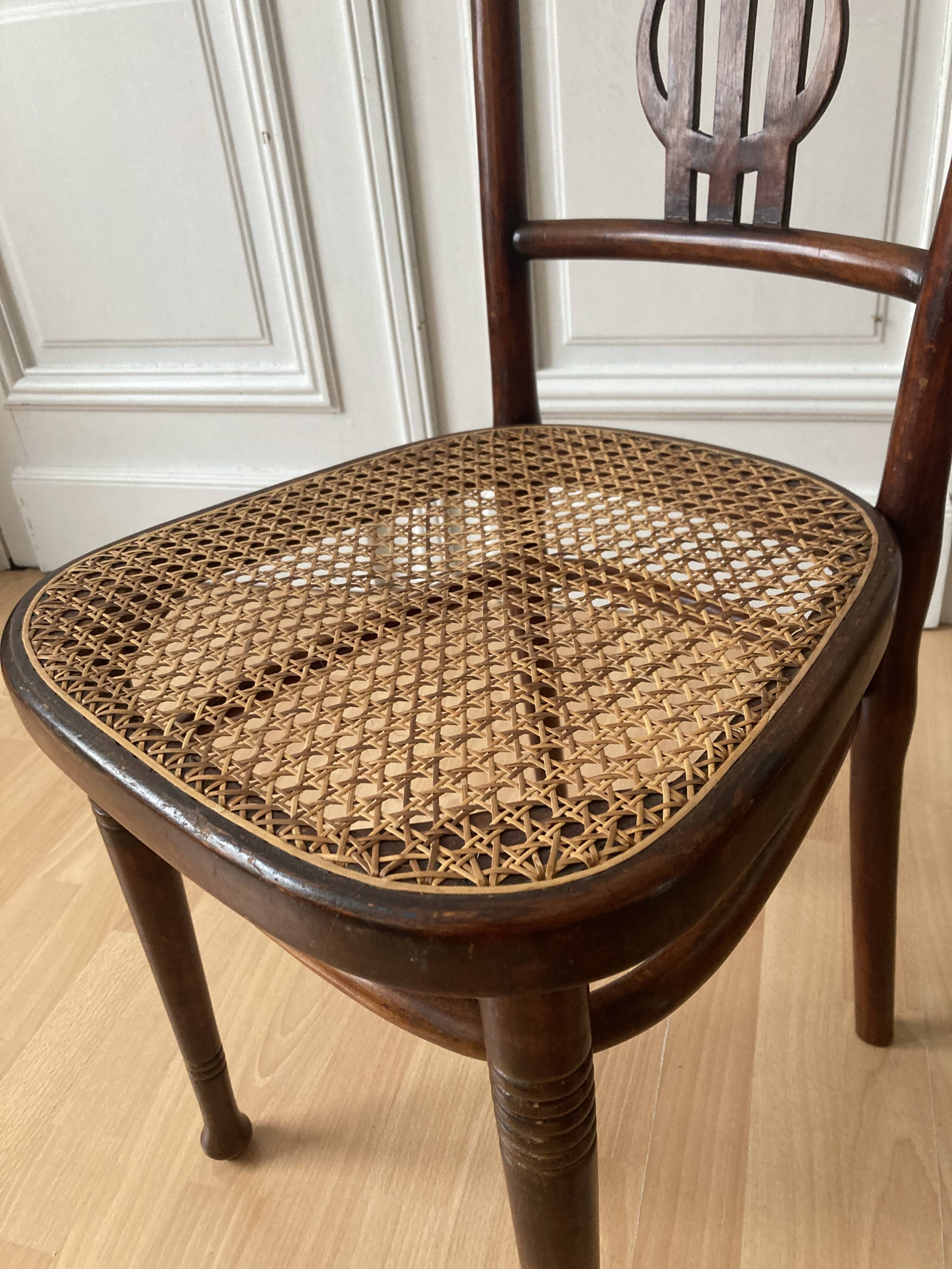 Set of 4 Thonet dining room chairs circa 1905
