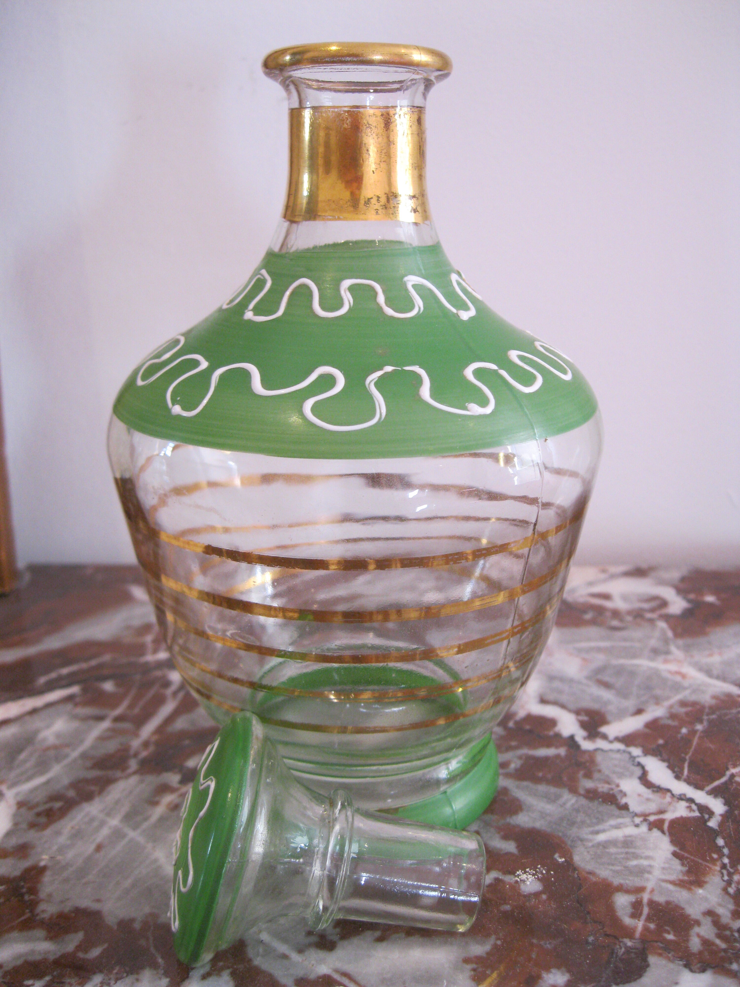 Carafe Art Déco verte et dorée