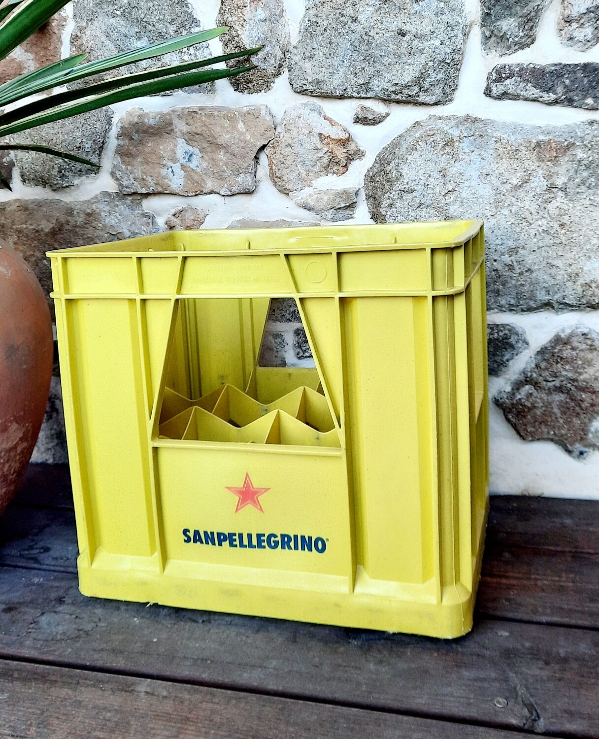 Plastic bottle locker