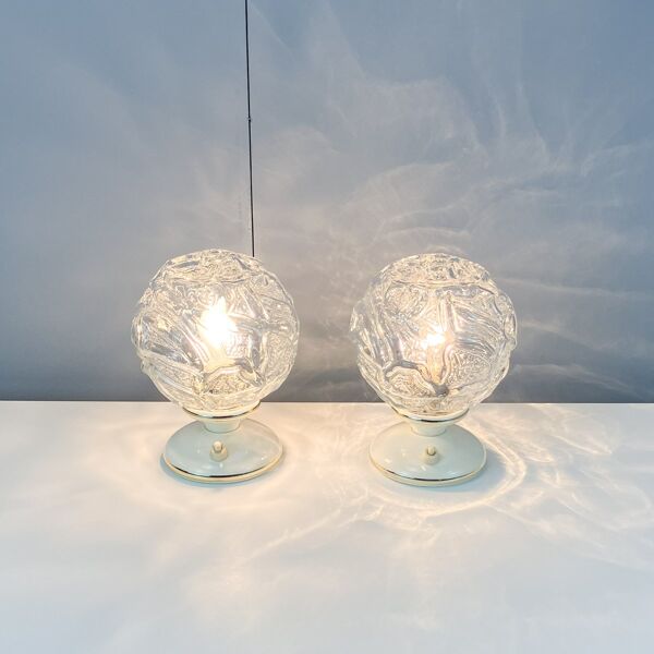 Lampes de chevet et suspension avec abat-jour en verre, par Graebe, années 1960, ensemble de 3