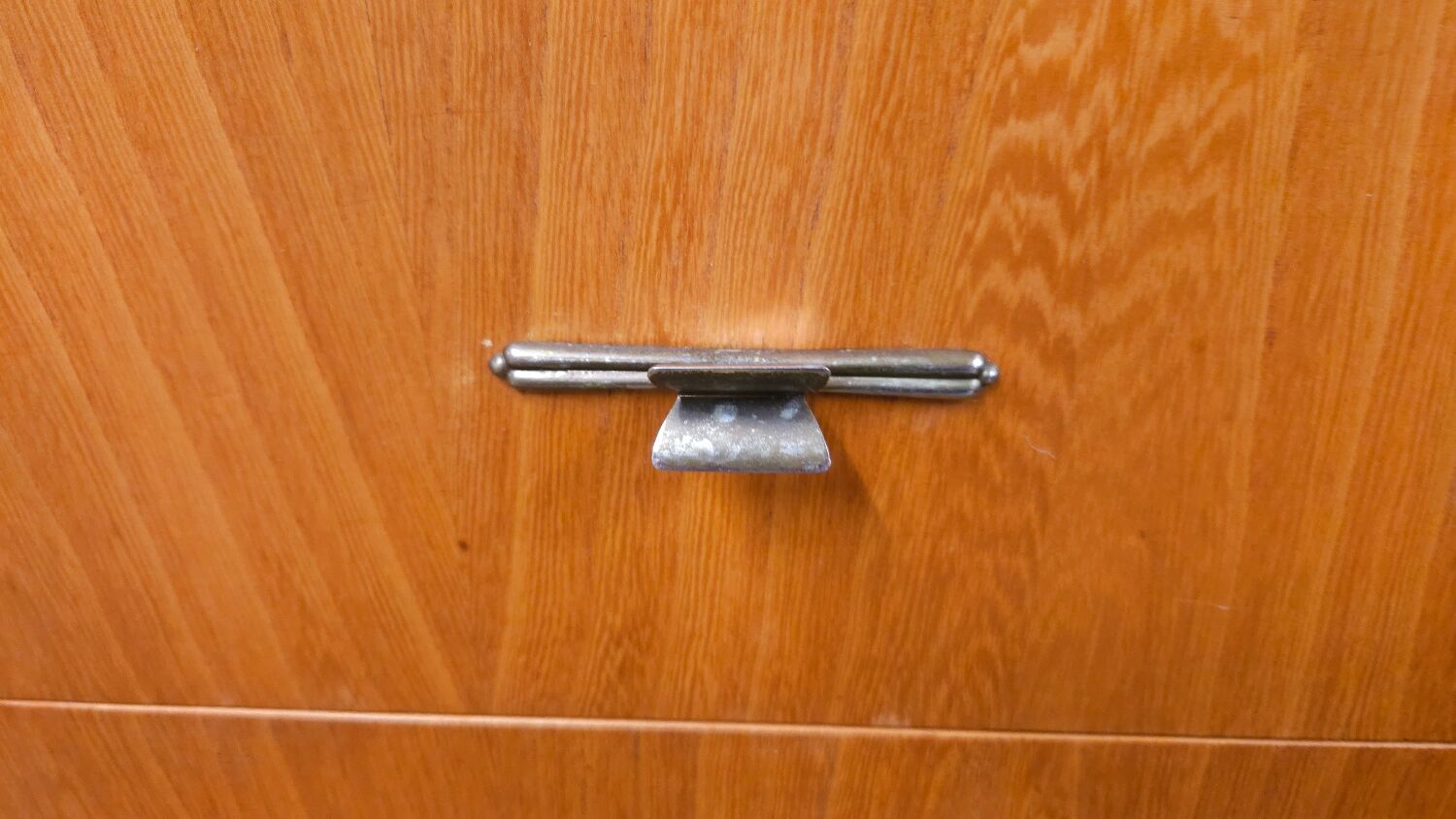 Vintage 1960s 4-drawer, 1-door cabinet