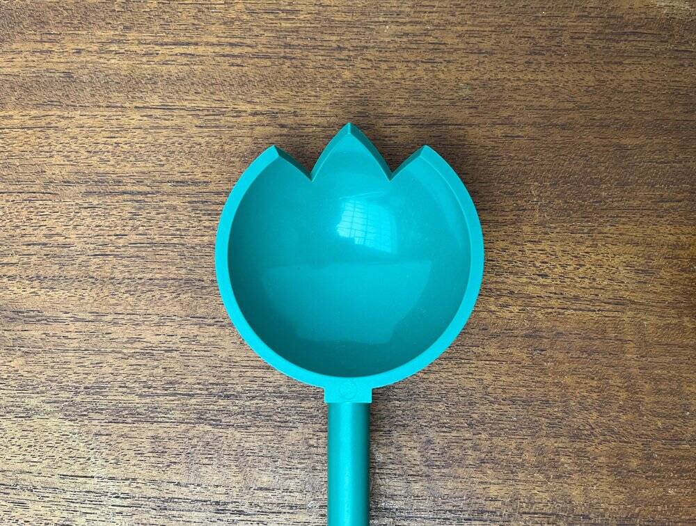 Postmodern Italian salad cutlery from the Euclid series by Michael Graves for Alessi, 1980s, set of 2.