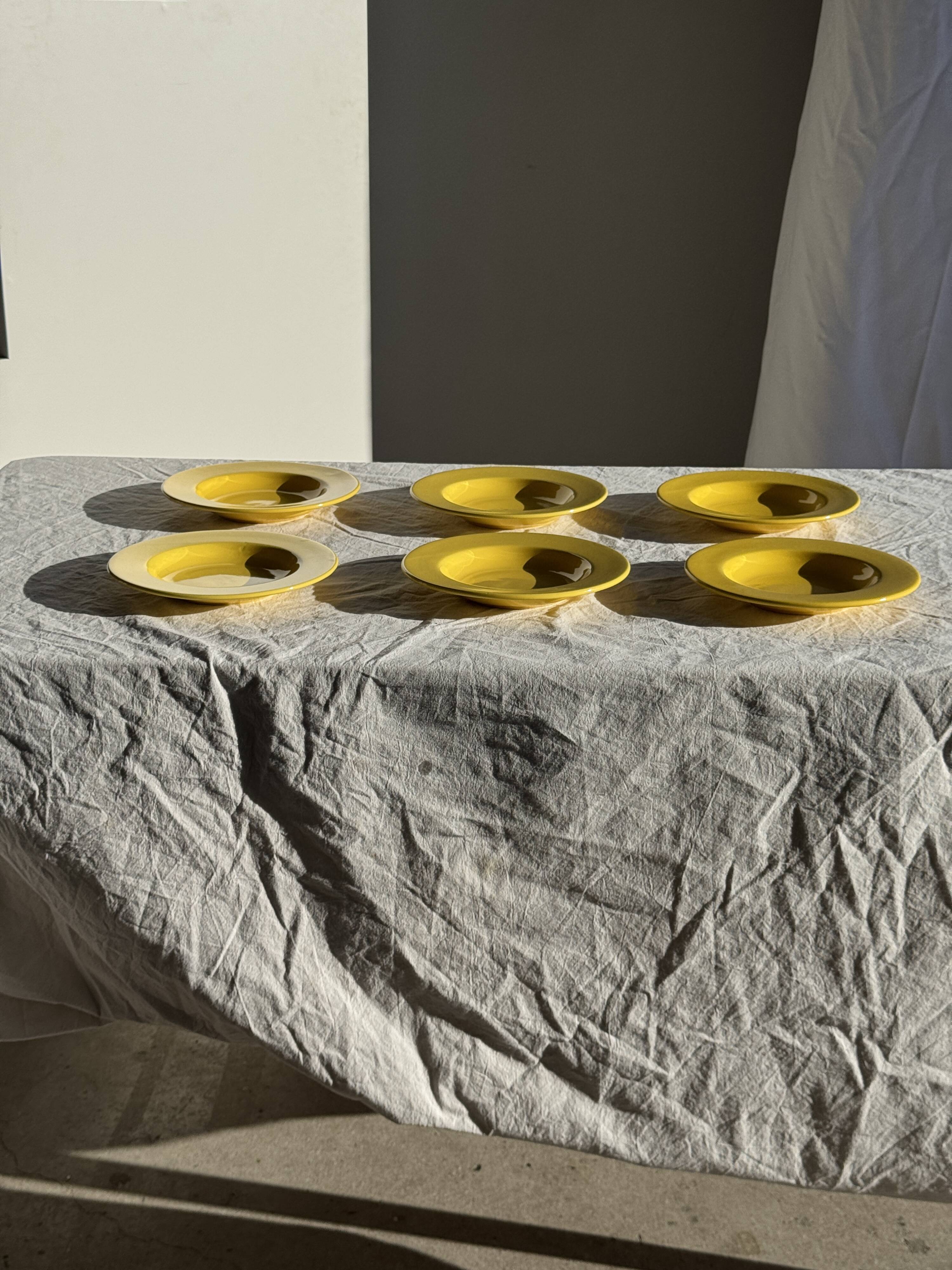 Set of 6 vintage yellow deep plates D22.5 H3.5