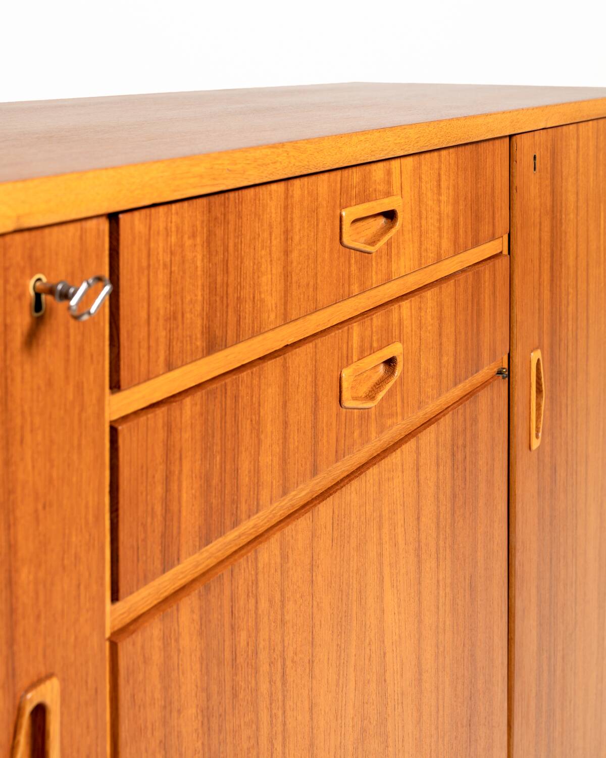 Buffet scandinave en teck et chêne, années 1960