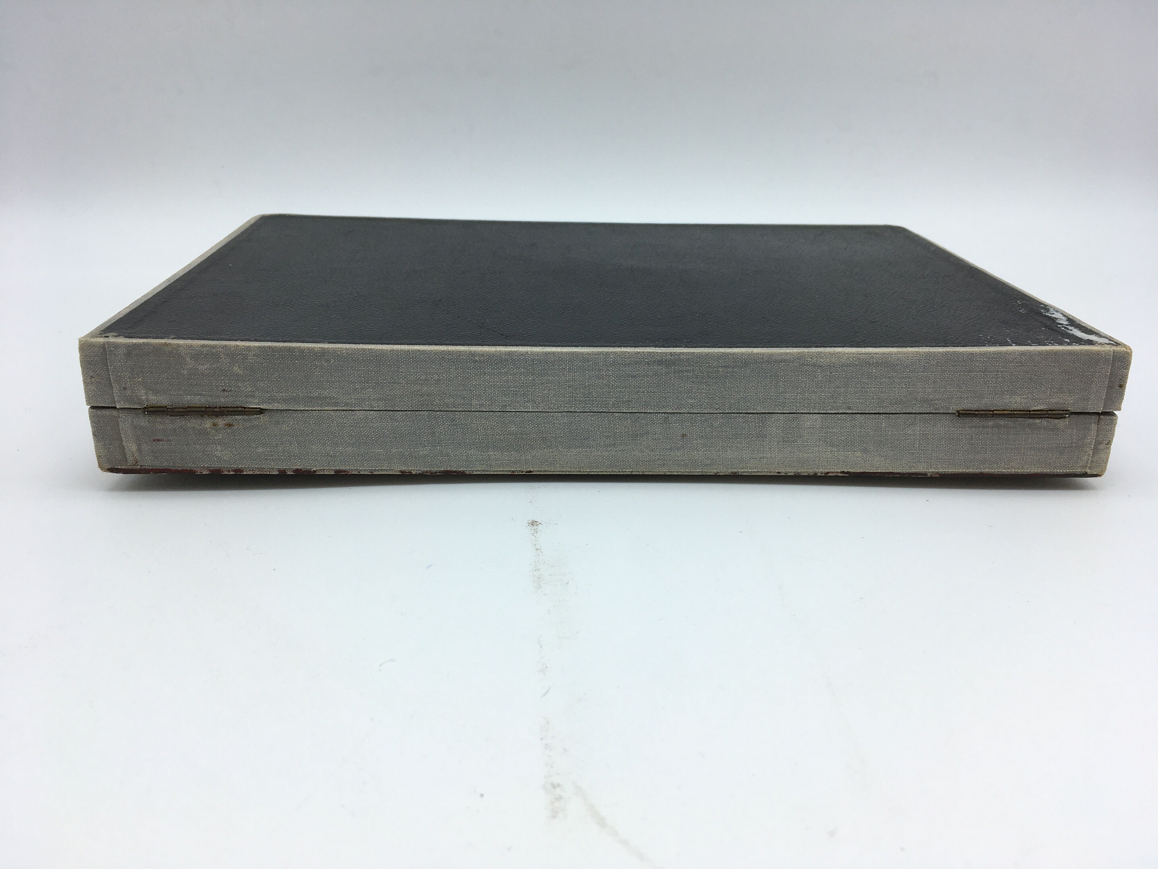 Box of filled silver salad cutlery