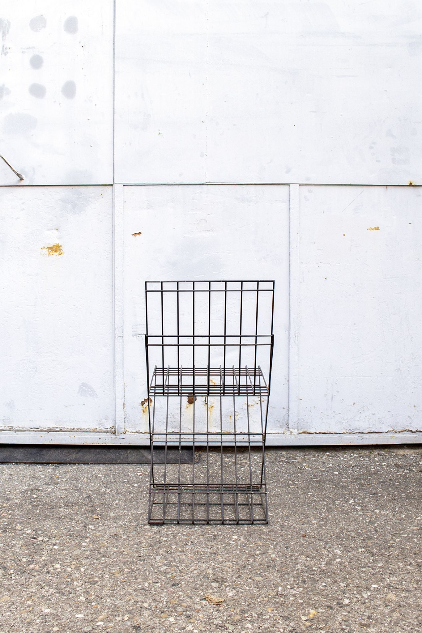 Chaises empilables en fer brutaliste Italie 70s