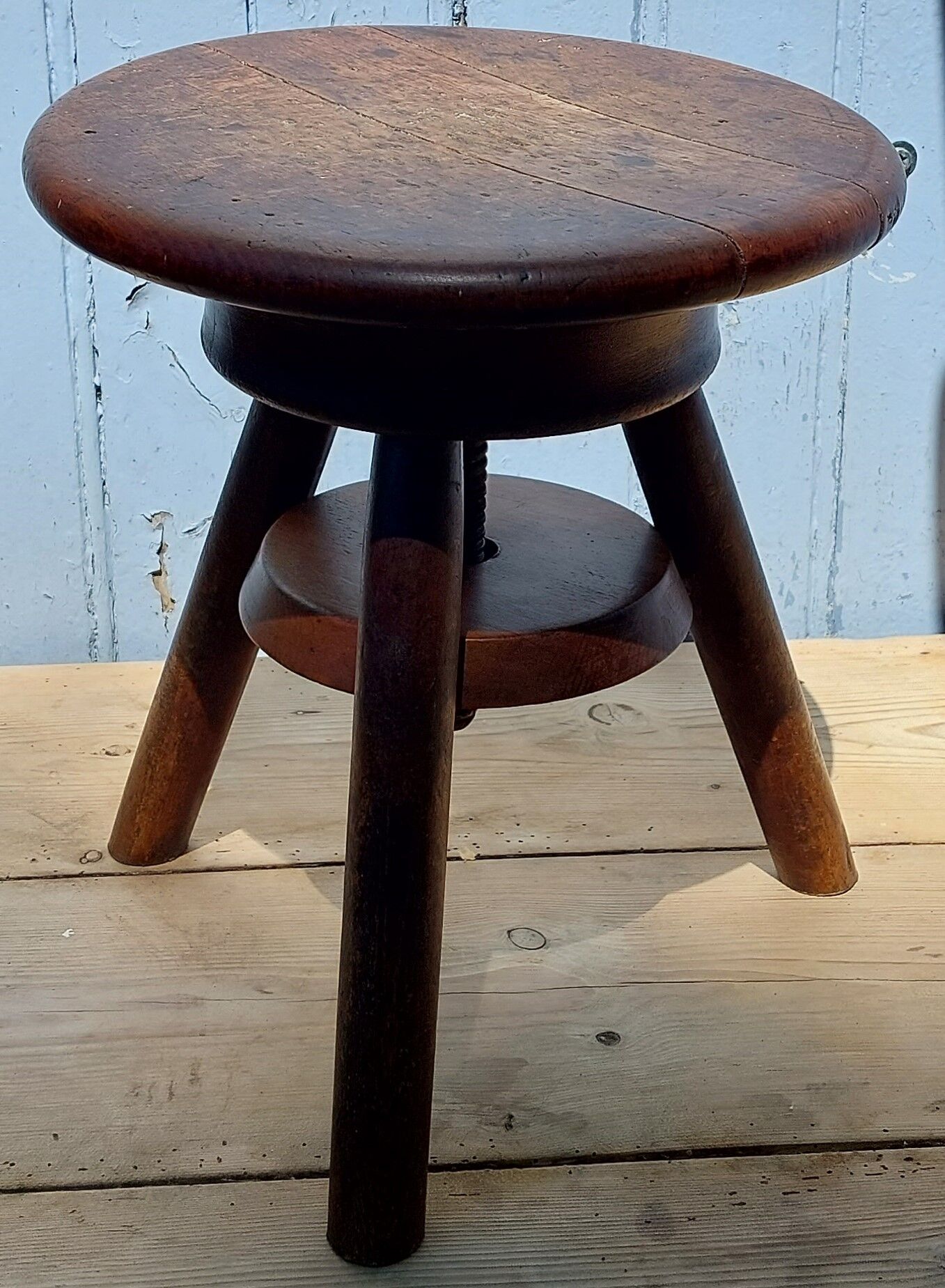 Wooden screw stool