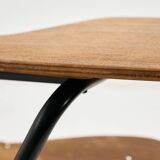 Chaise en teck avec tablette écritoire