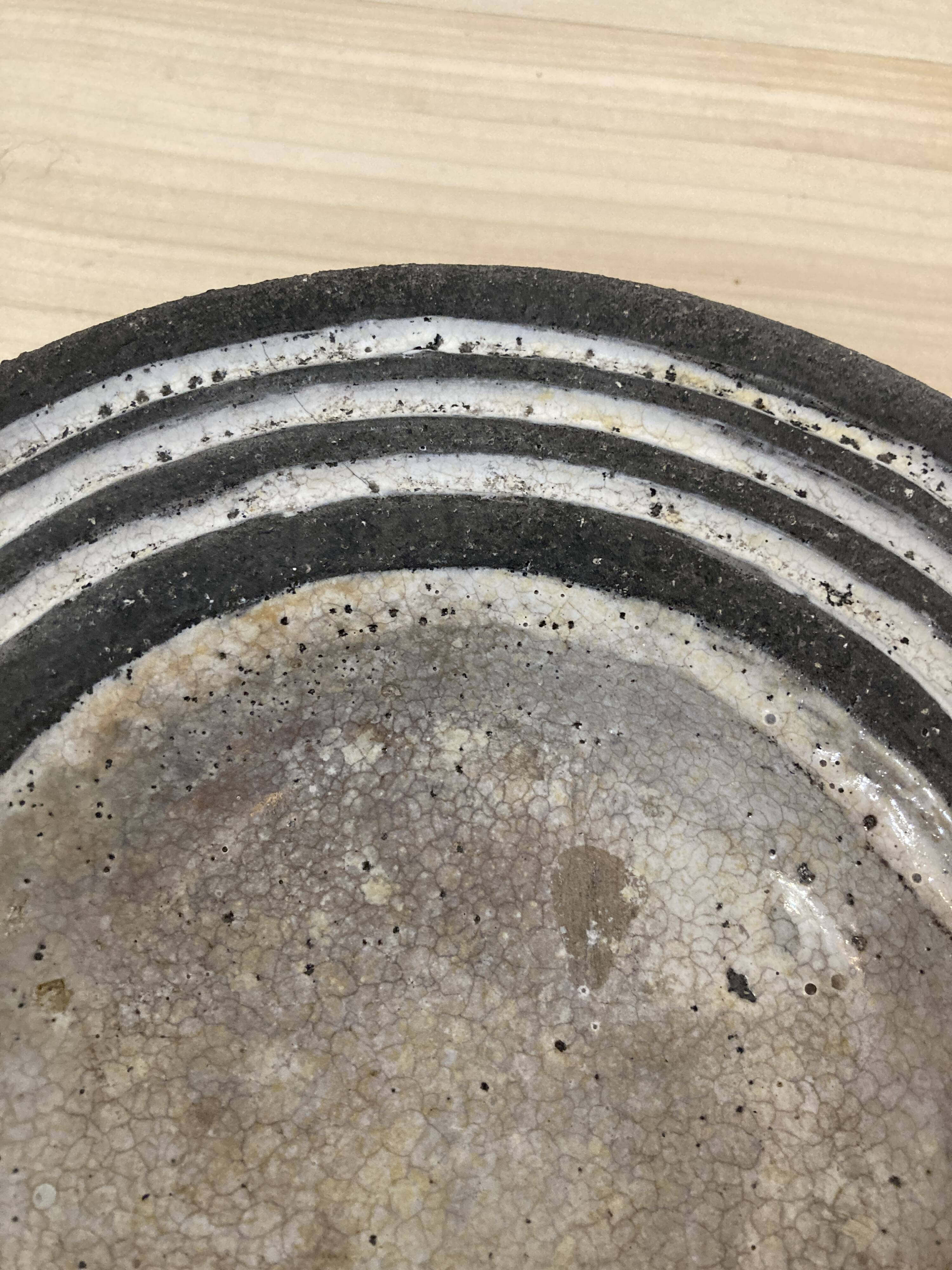 Plat creux en céramique noire