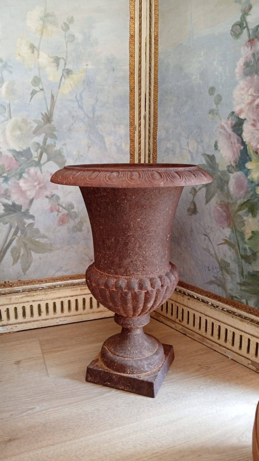 Vase Médicis en Fonte, 46 cm X 33 cm.