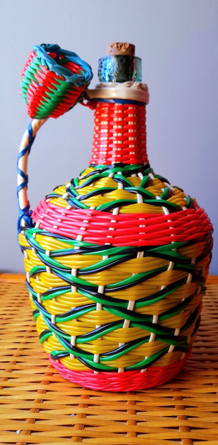 Set of 2 bottles scoubidous 60s