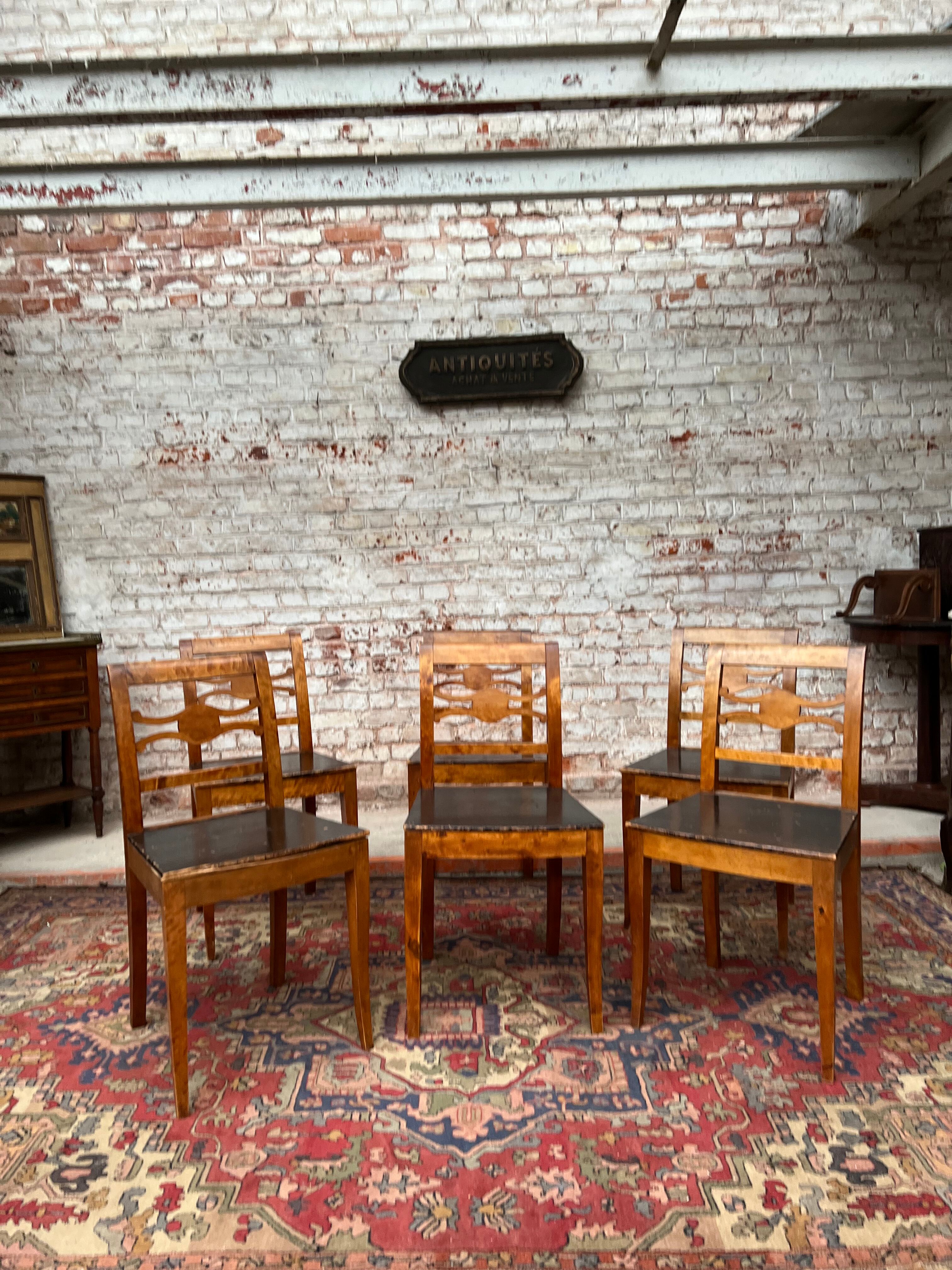 Suite de six chaises en bois naturel XIX eme siècle