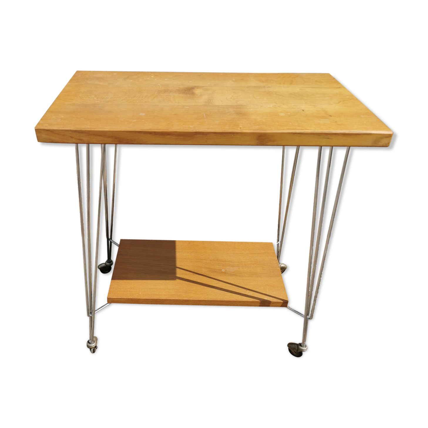 Serving table