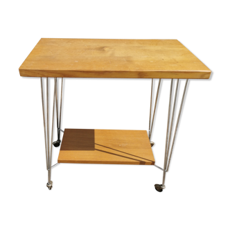 Serving table