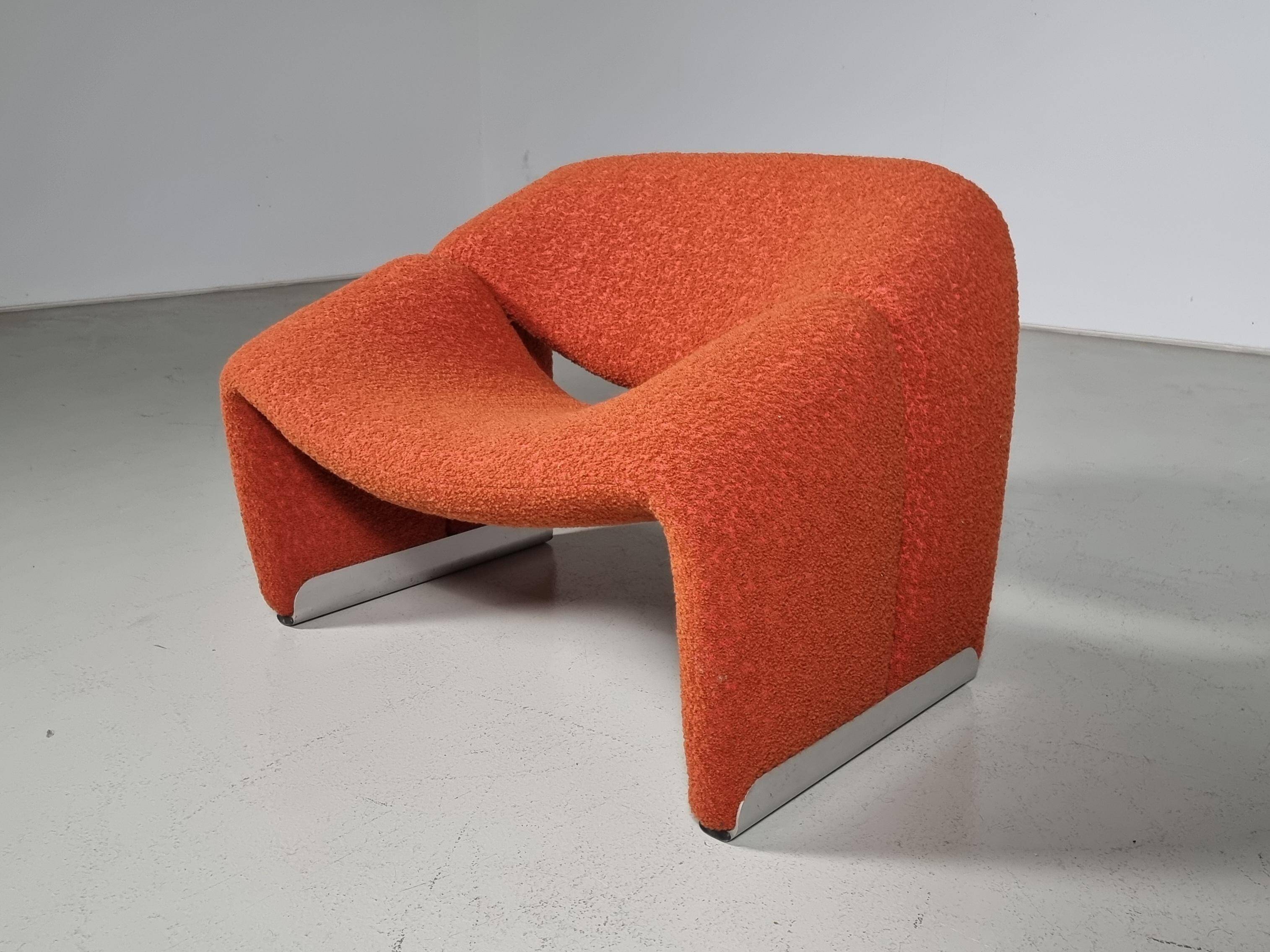 F598 Groovy 'M' chaise in orange/red bouclette by Pierre Paulin for Artifort, 1980