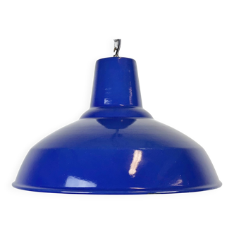 Lampe à suspension industrielle en émail bleu, années 1960