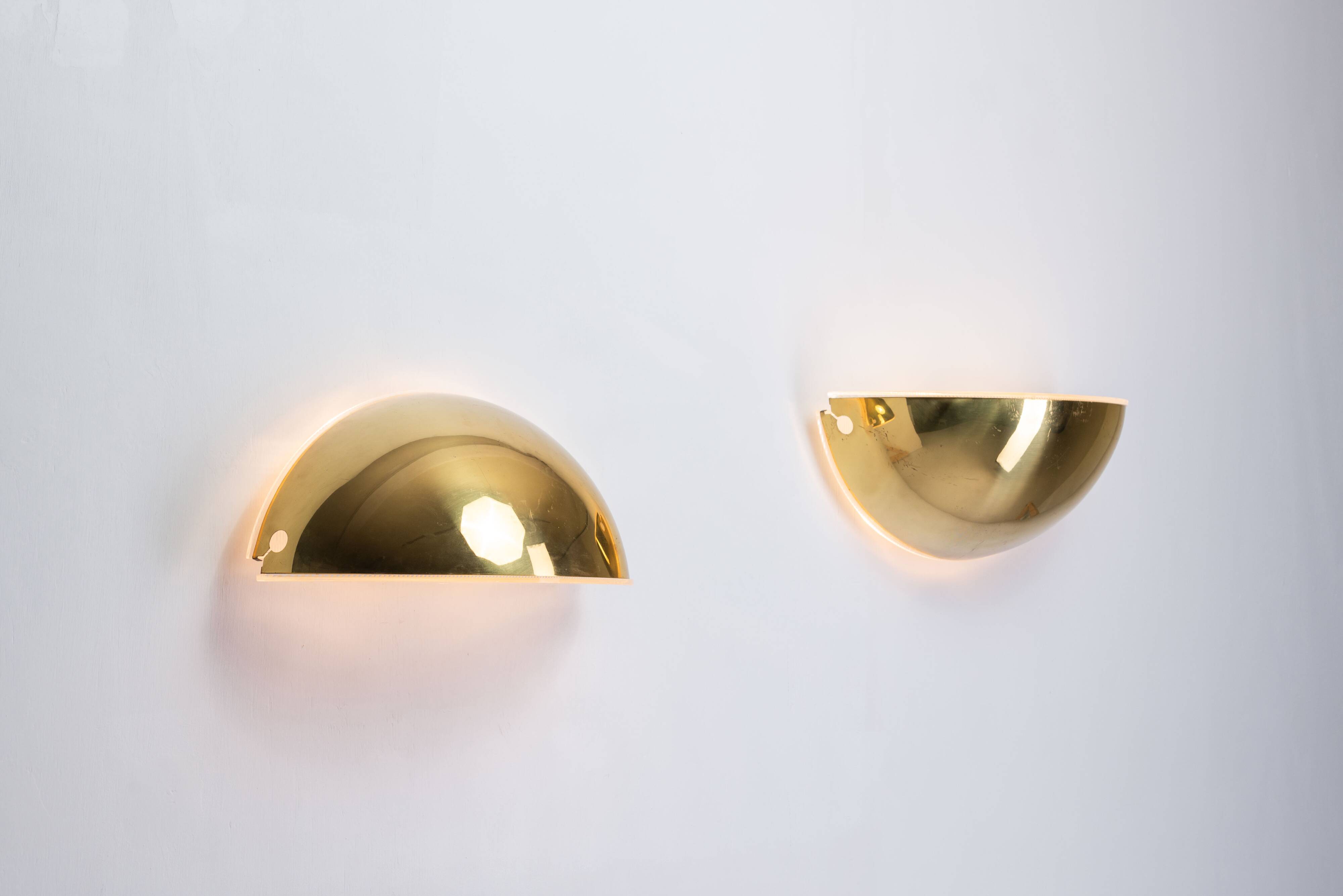 ‘‘Quarto 453’’ wall lamps by Tobia Scarpa for Flos, Italy, 1970s.